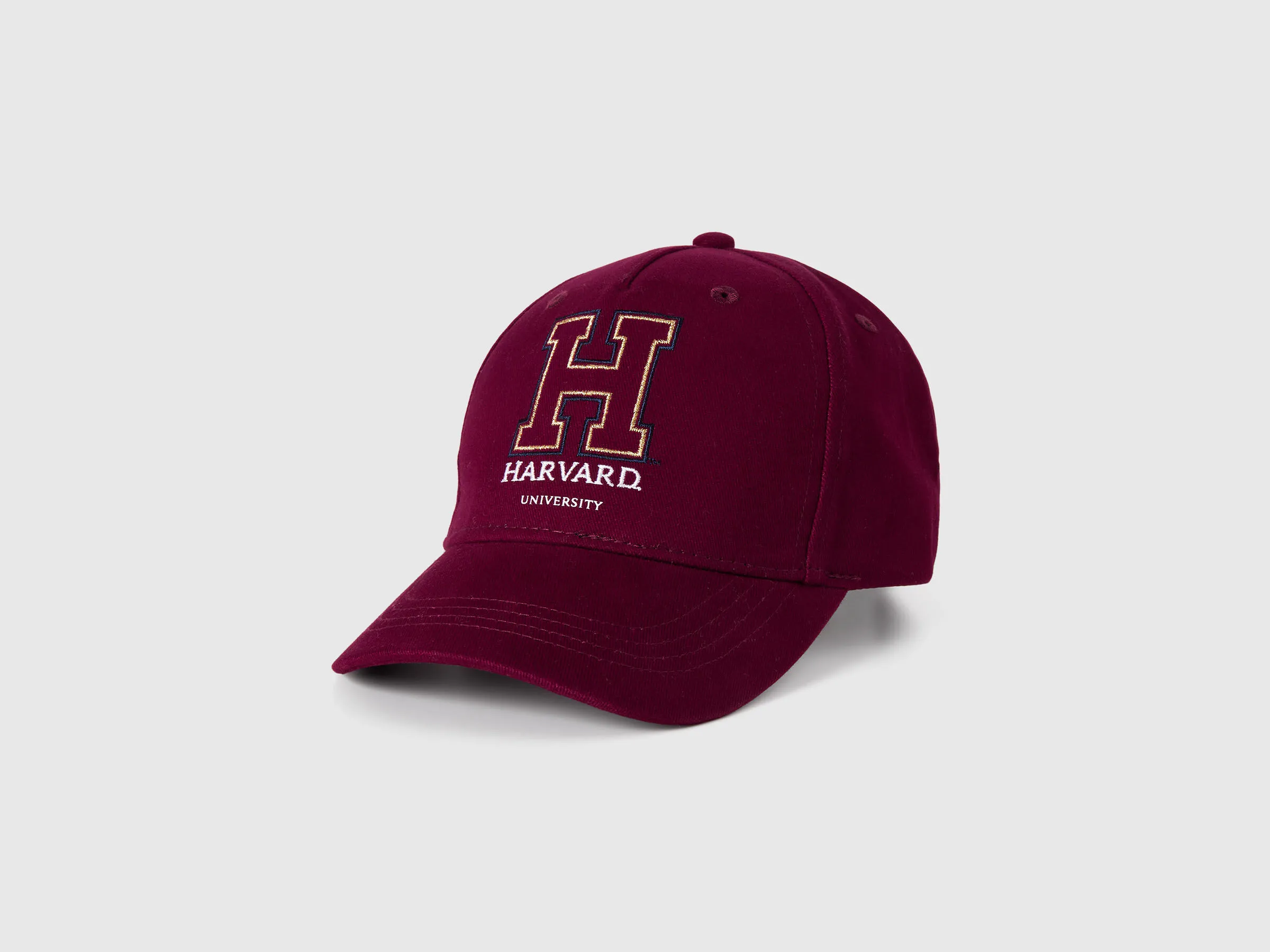 Casquette avec broderie ©Université de Harvard - Bordeaux