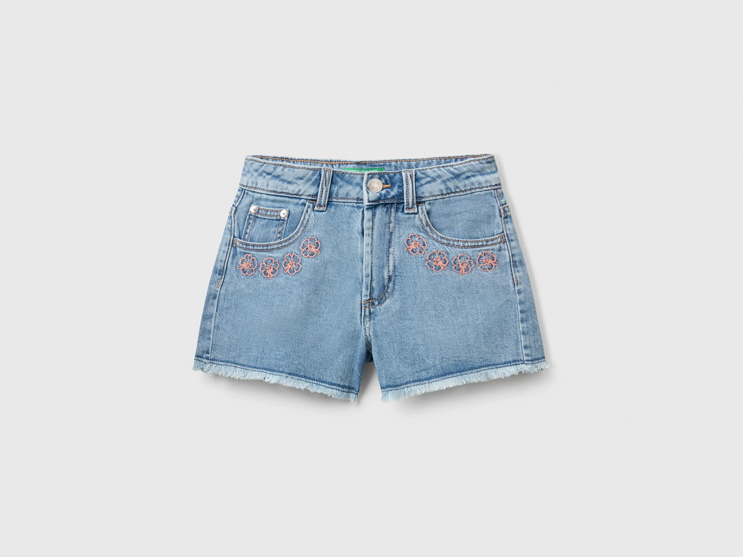 Short en jean avec broderie florale - Bleu Clair