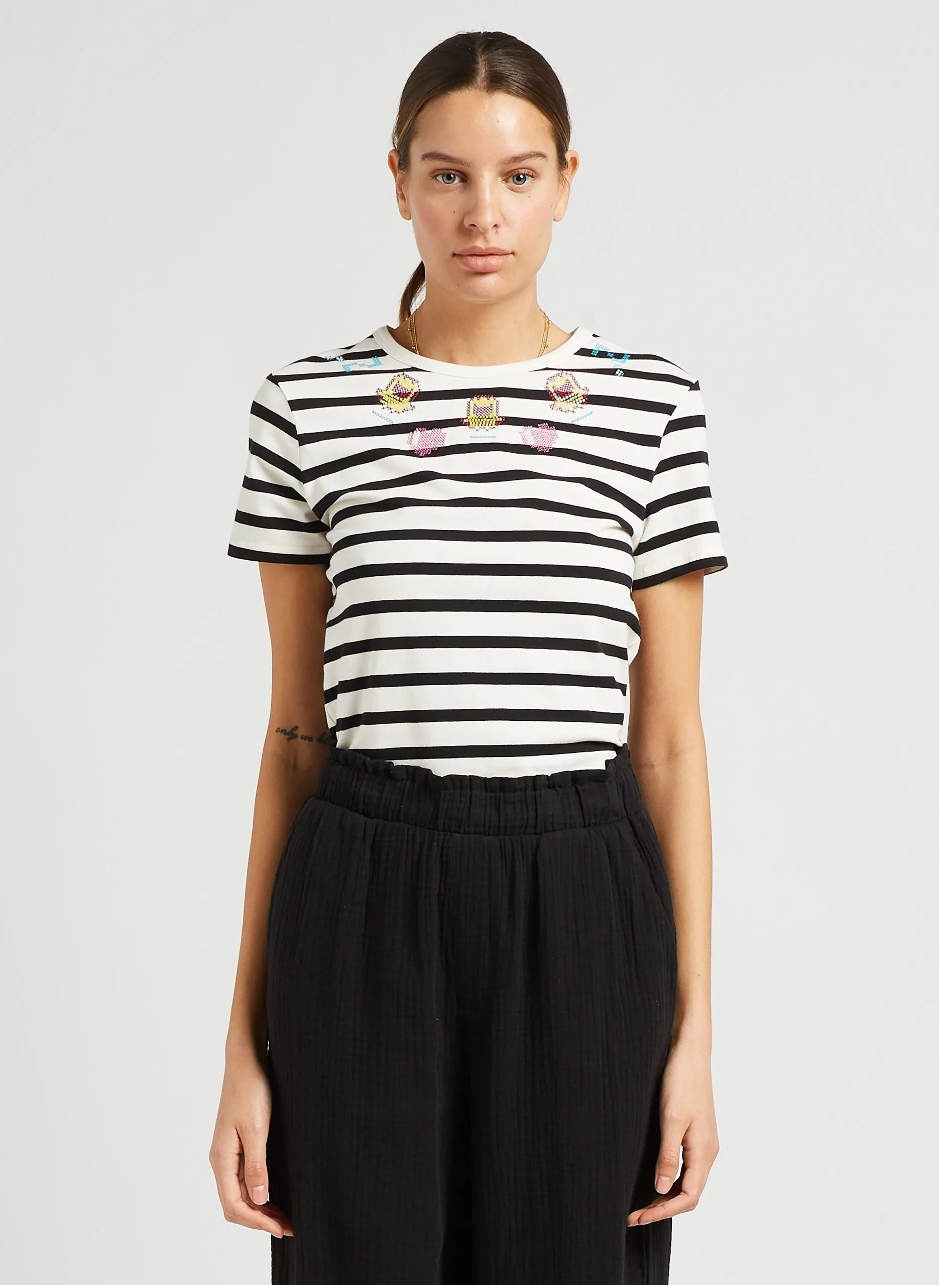 Tee-shirt col rond à rayures brodé en coton mélangé Rayé TAMAEAT