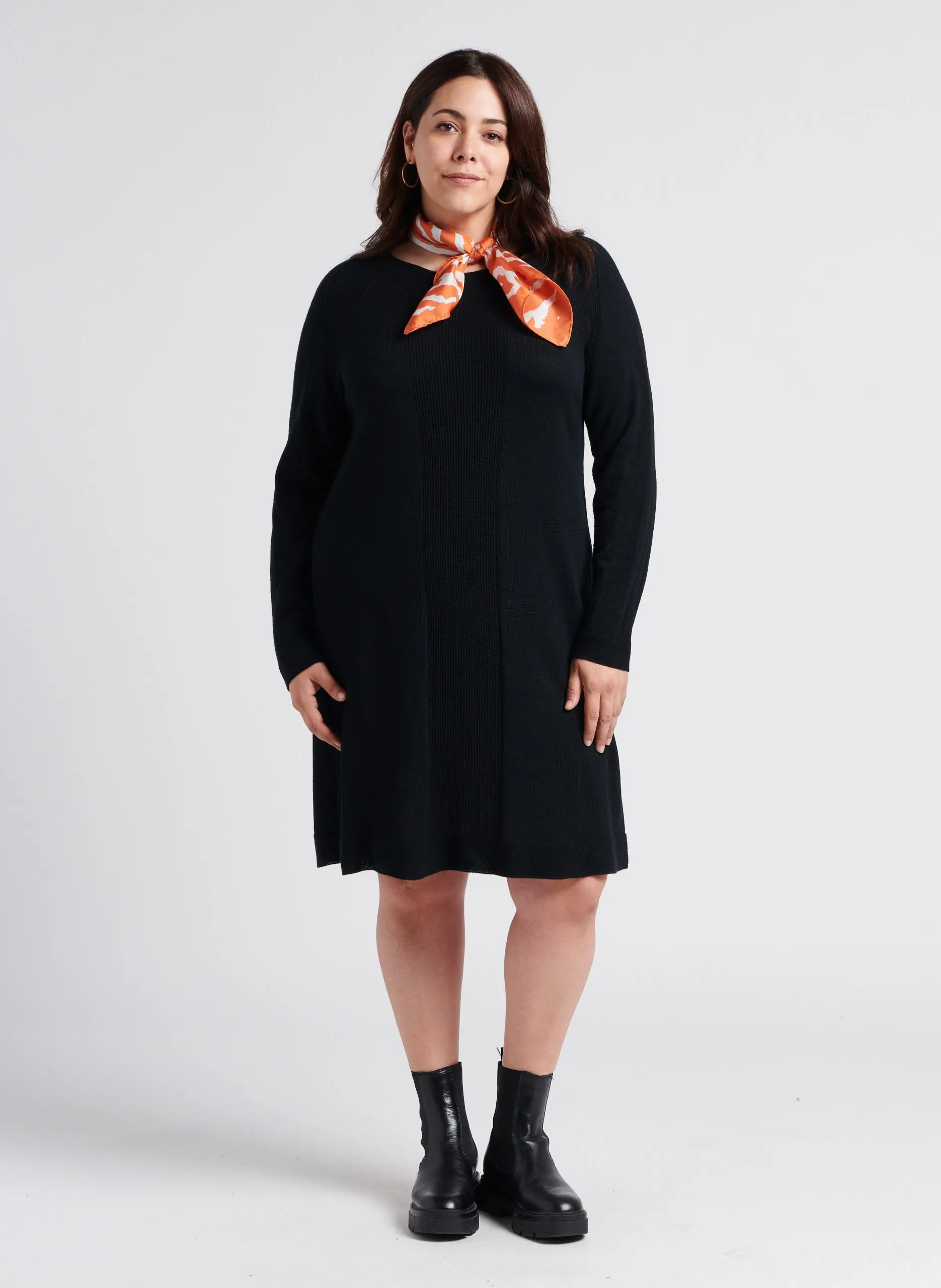 Robe midi col rond en laine vierge mélangée Noir GAIA