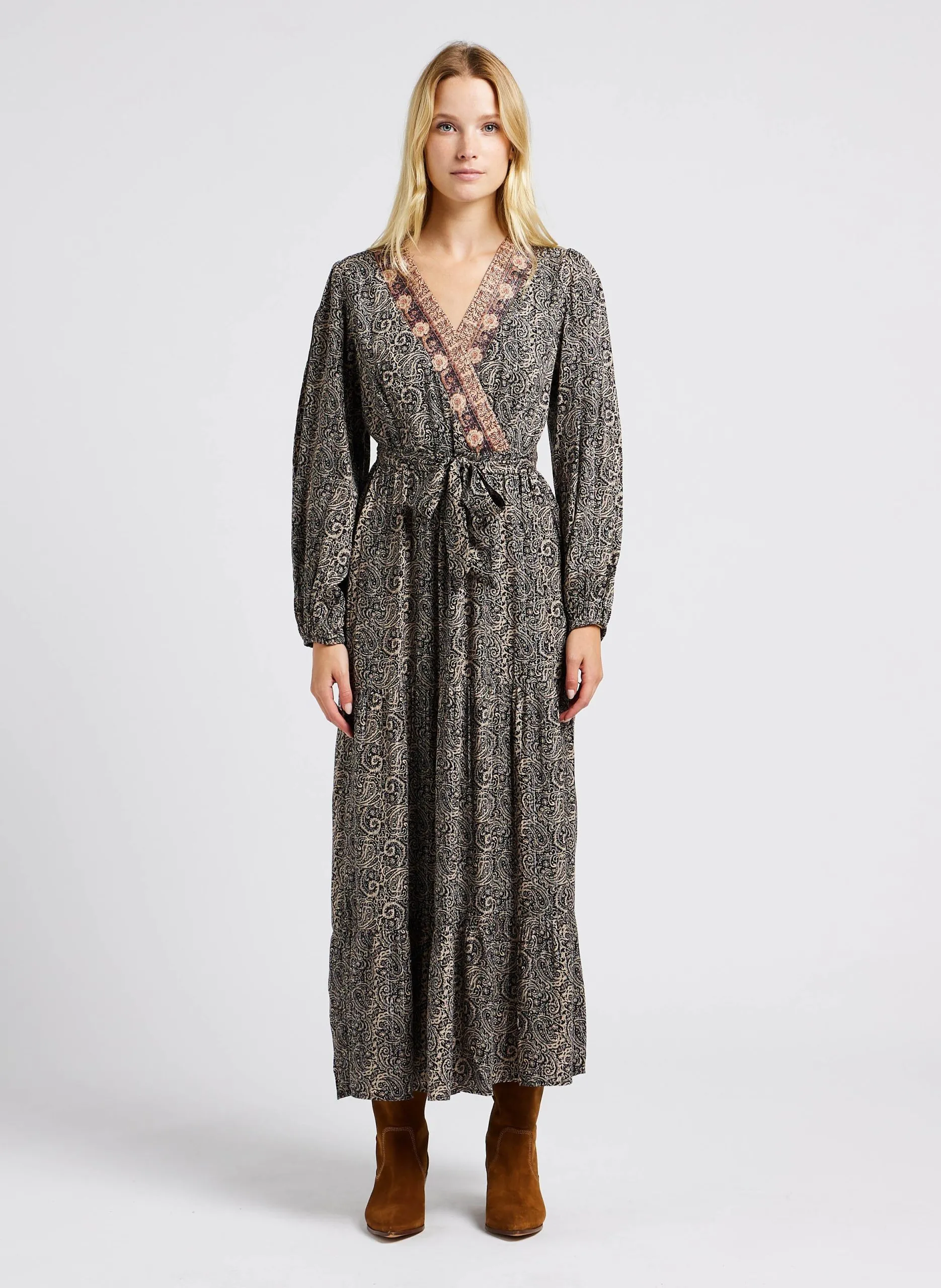 Robe longue droite encolure V imprimée Noir LUDIVINE