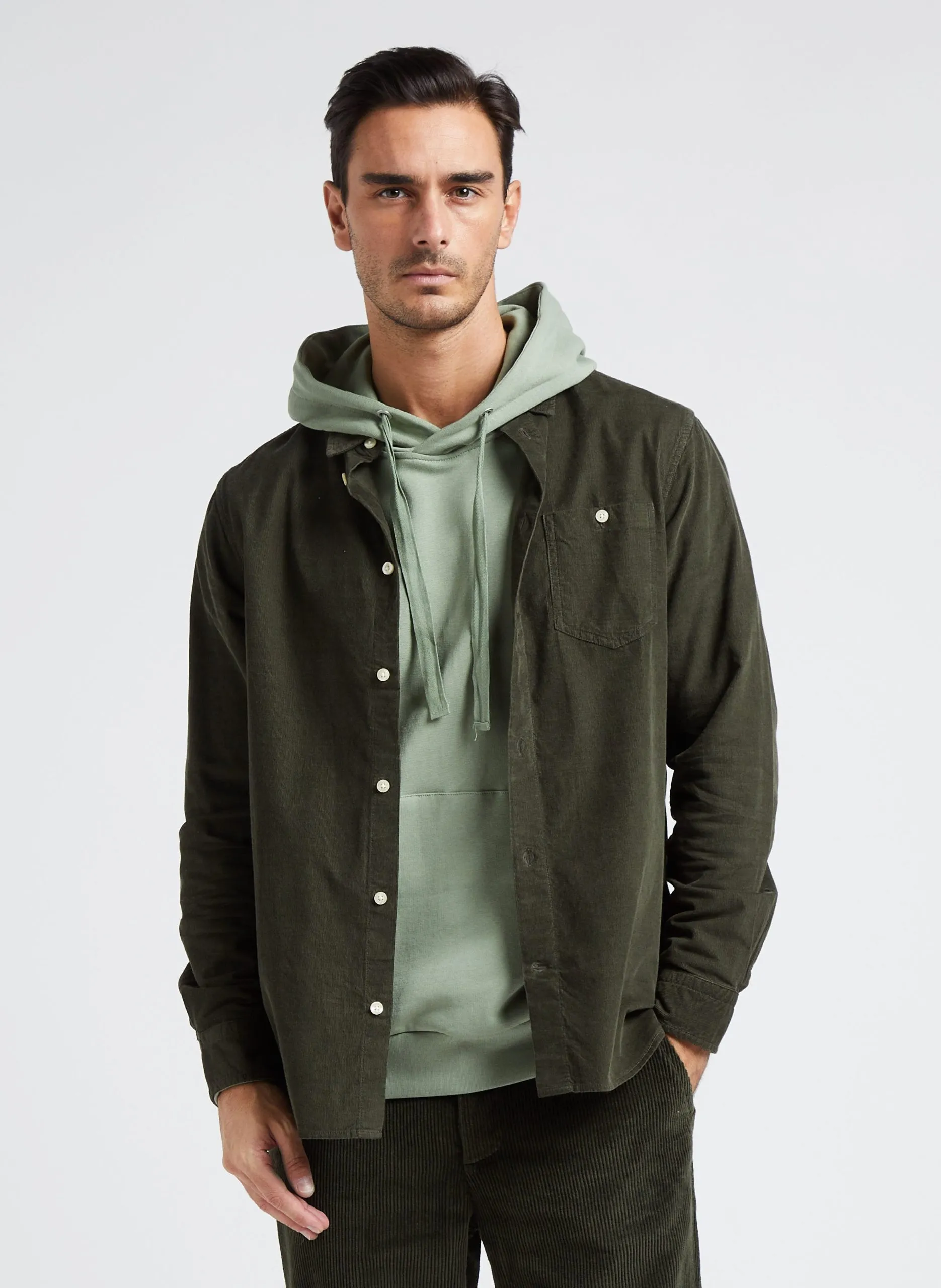 Chemise col classique aspect velours côtelé en coton bio Vert