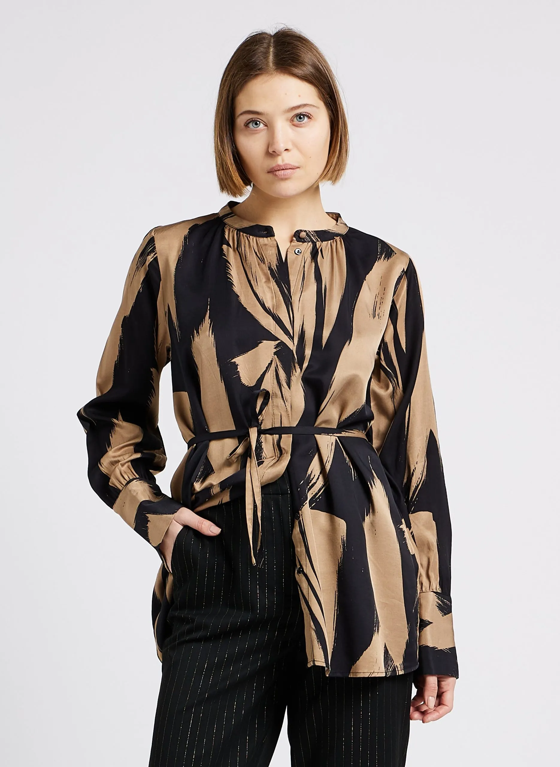 Blouse longue imprimée à col rond Noir JONE