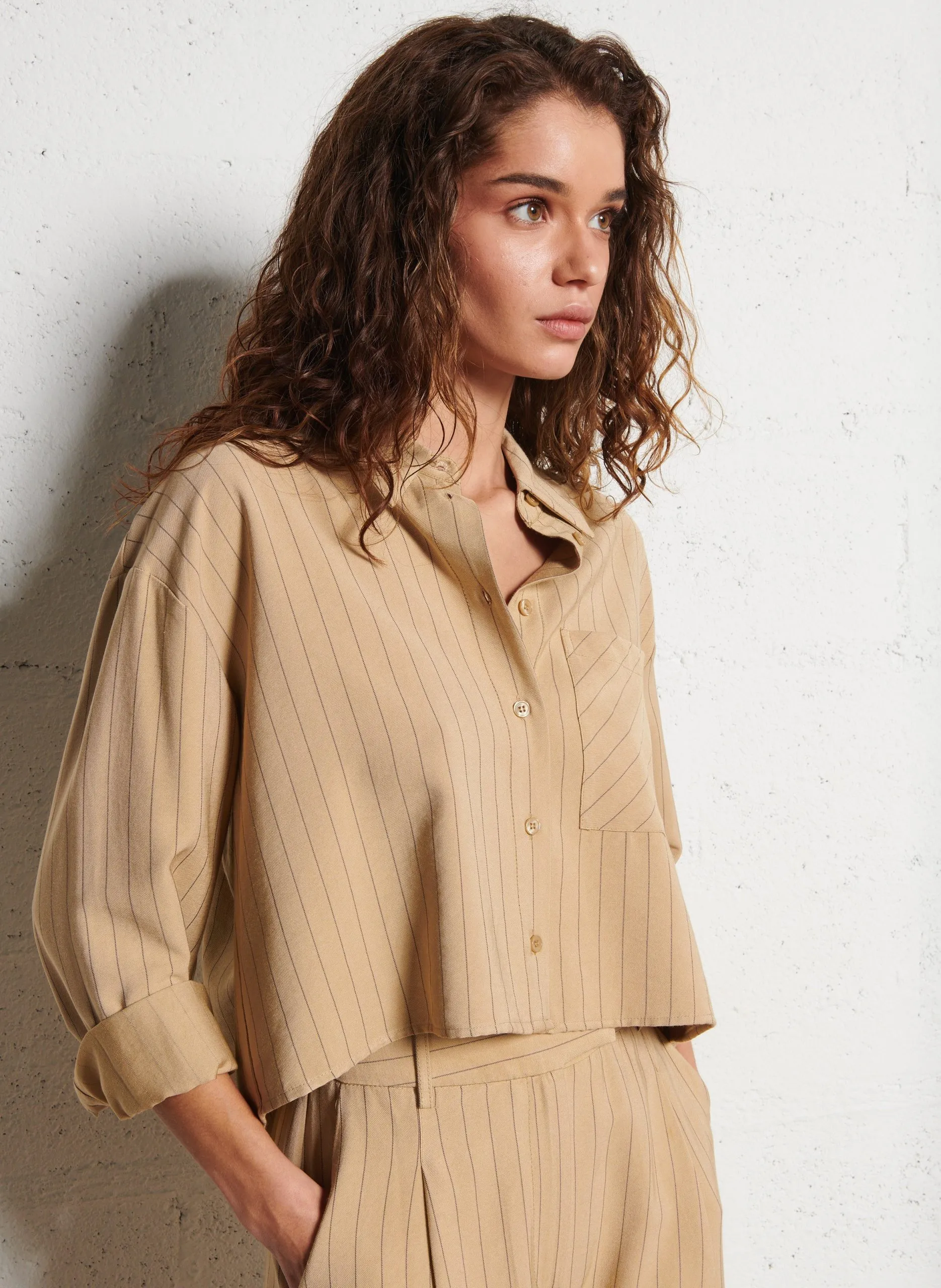 Chemise courte rayée Beige LILI