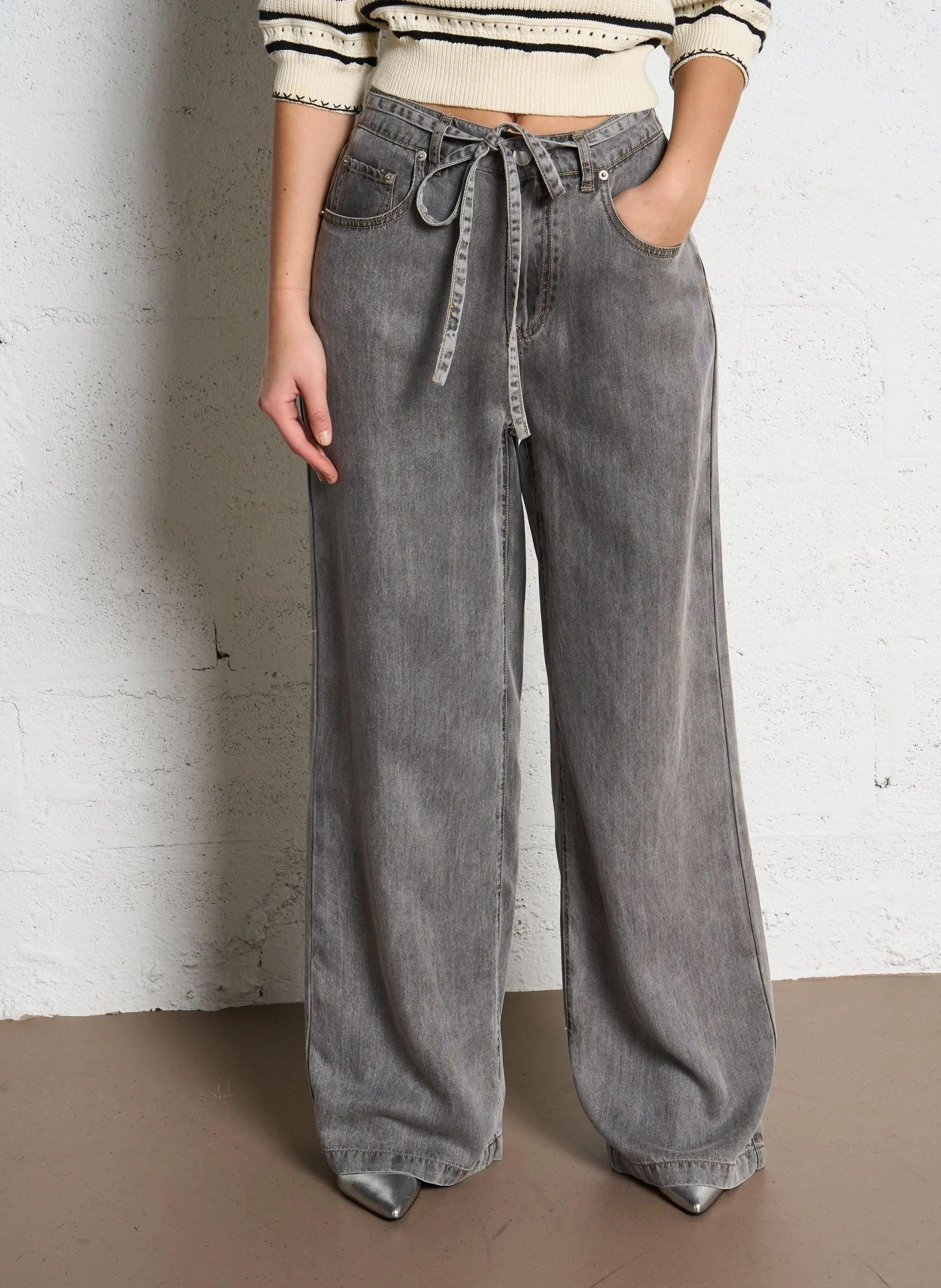 Jean large taille haute Noir RABI