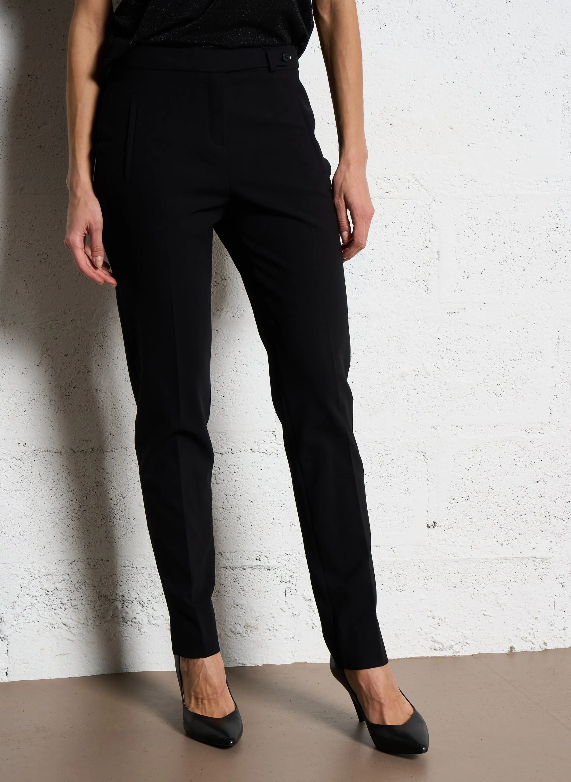 Pantalon slim en crêpe Noir