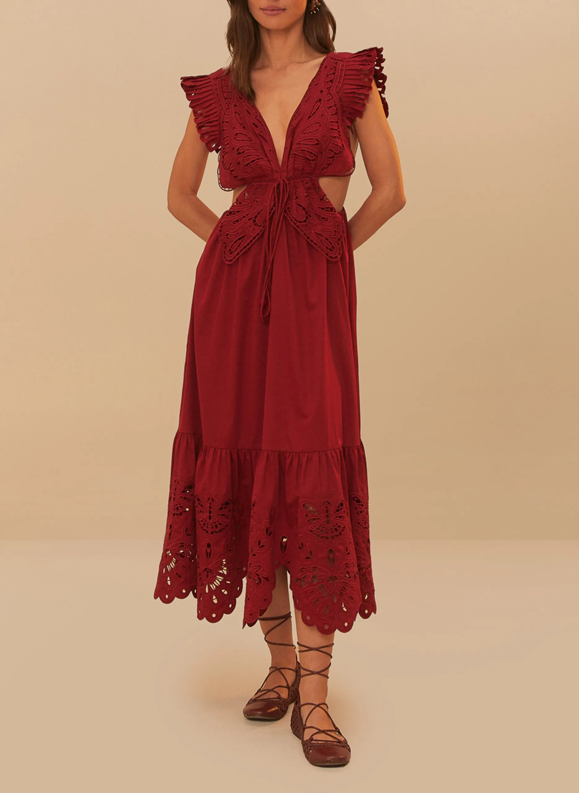 Robe longue cintrée à broderies Rouge