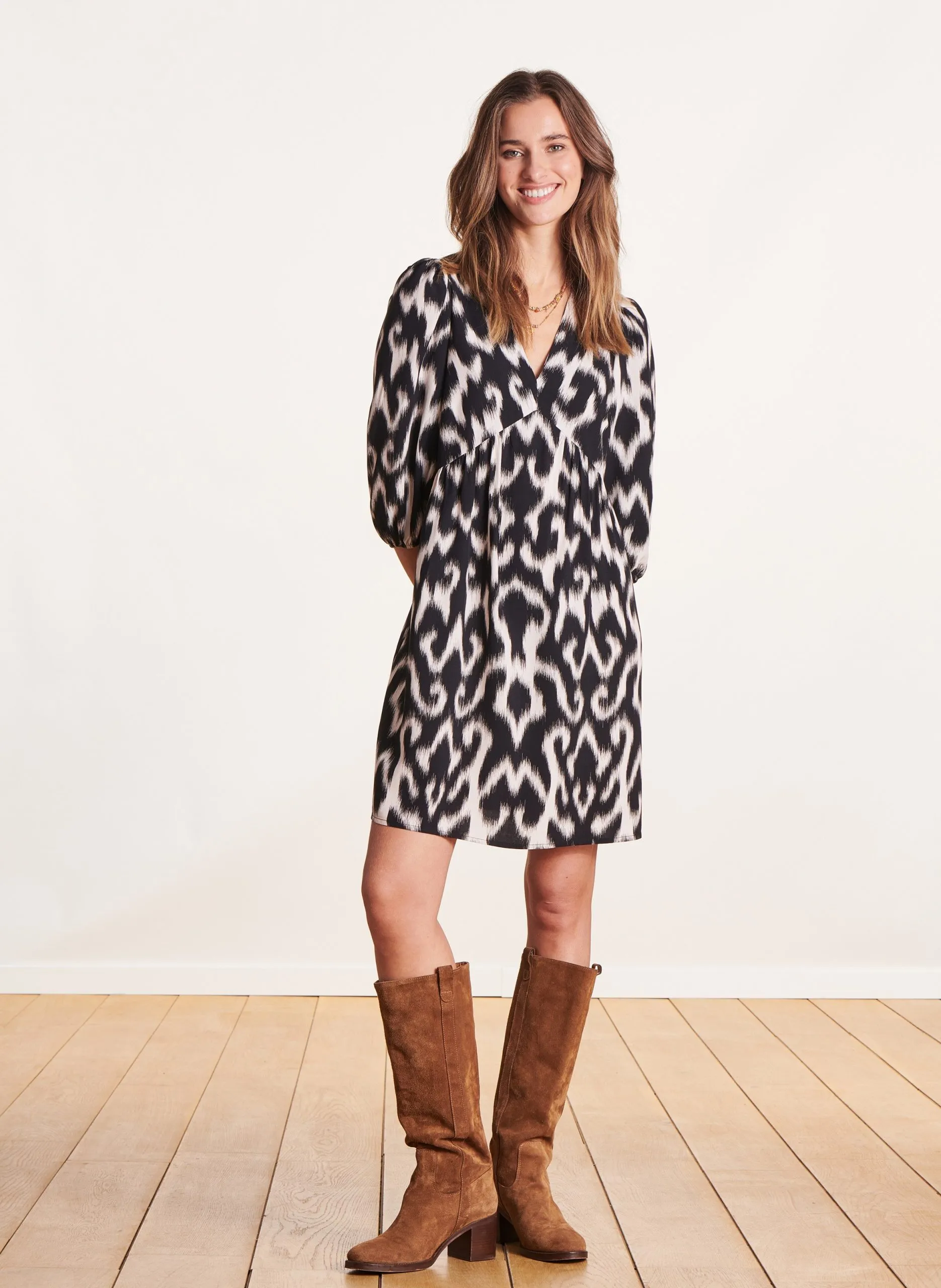 Robe droite col V Noir