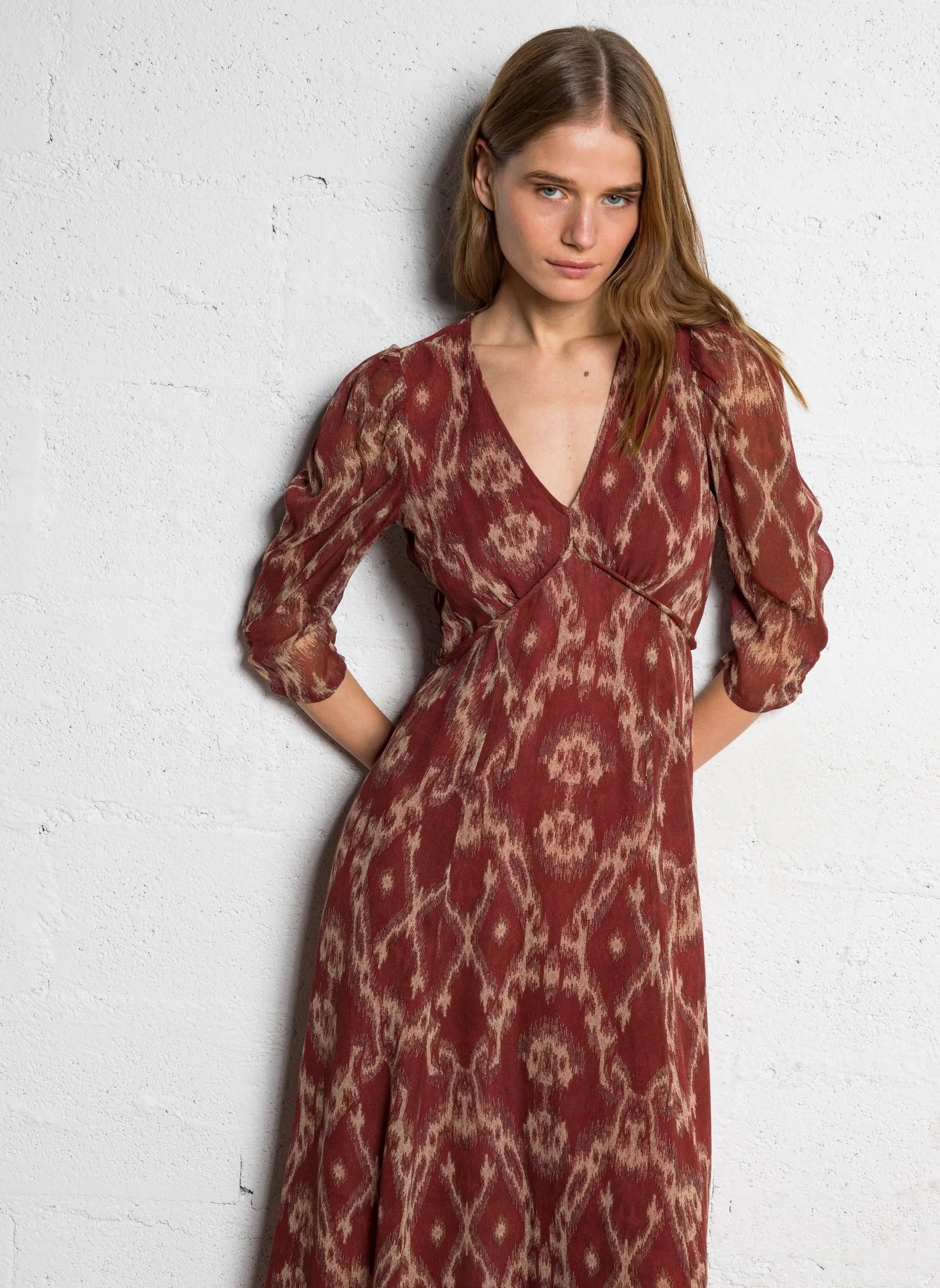 Robe longue droite col V Rouge MATSA