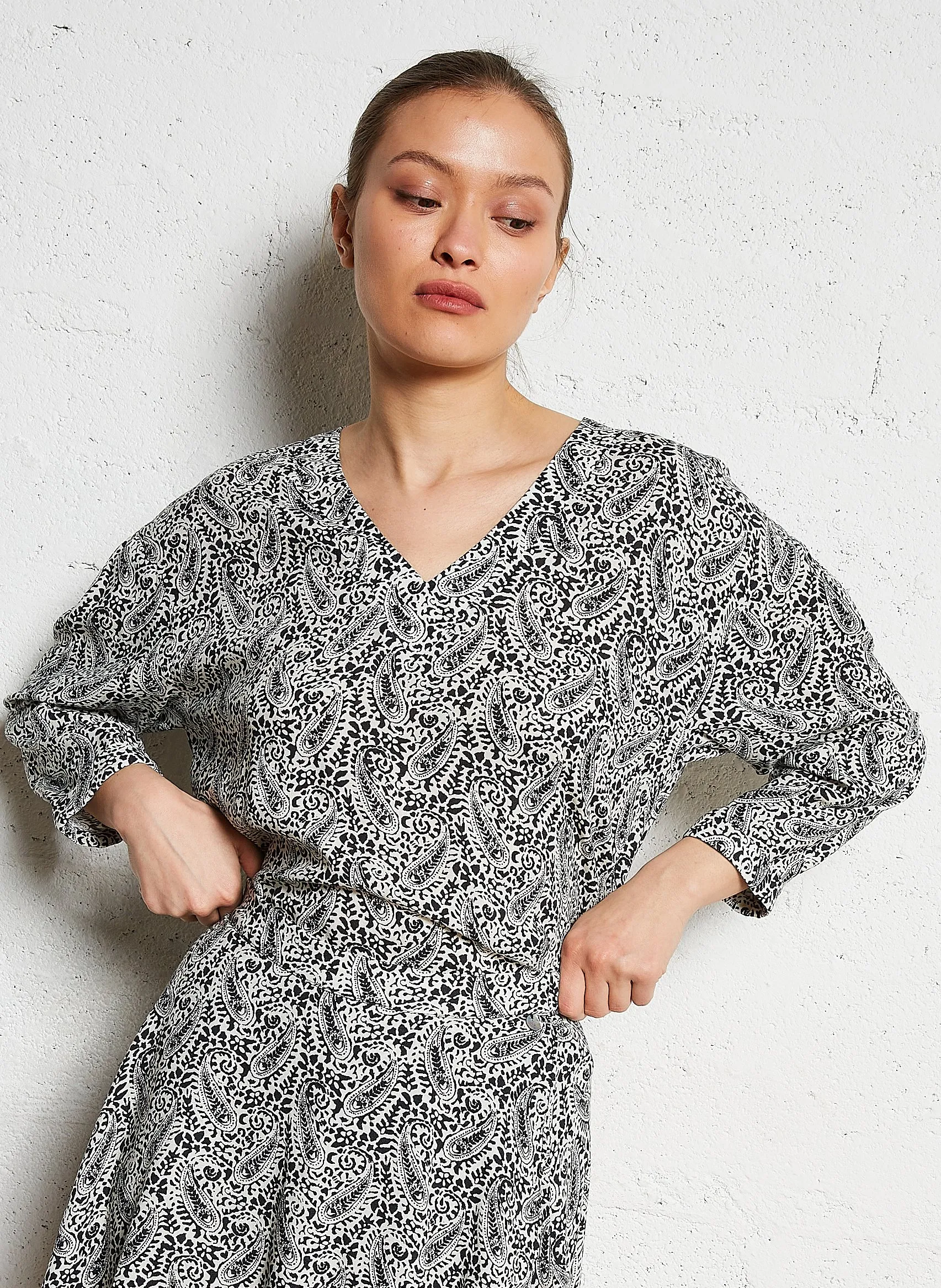 Top droit col V en coton Noir