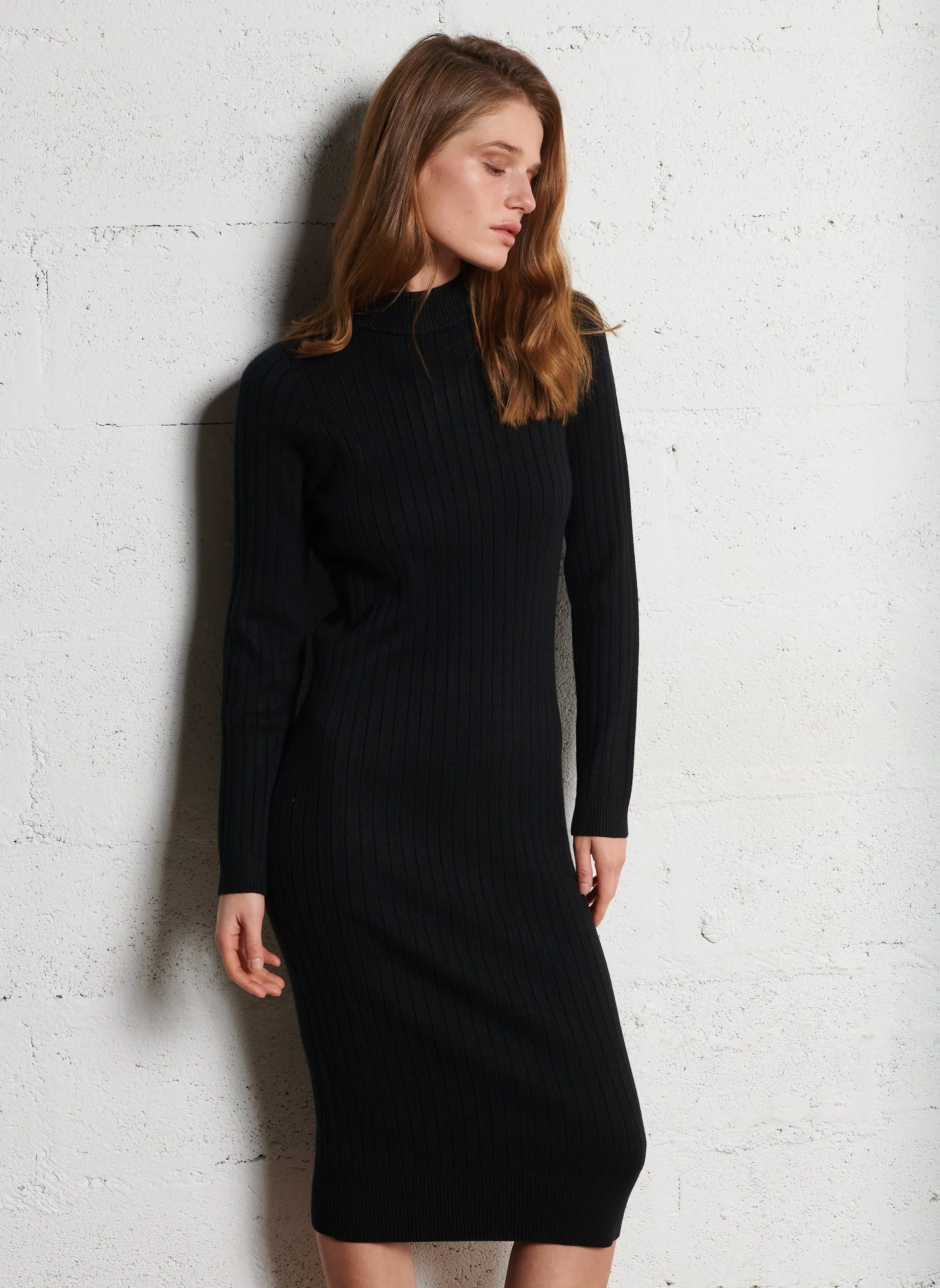 Robe midi ajustée côtelée Noir LAURA