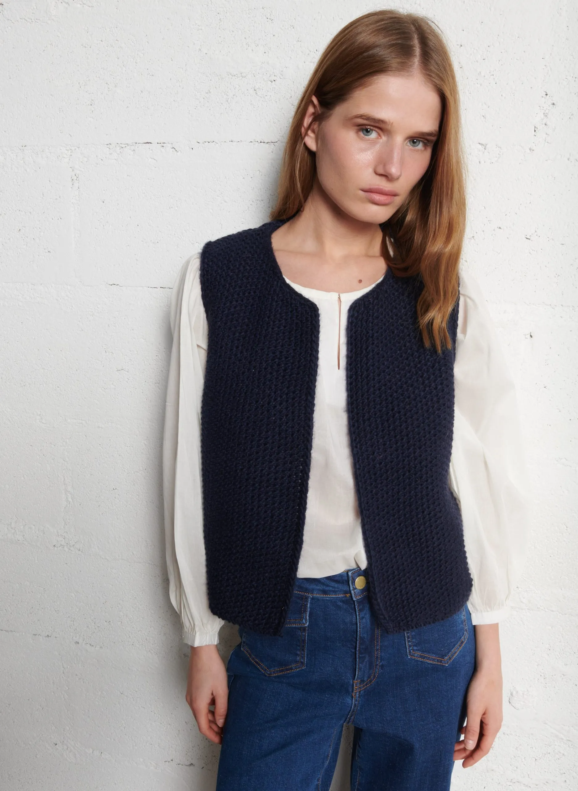 Gilet court tricot sans manches Bleu CREA