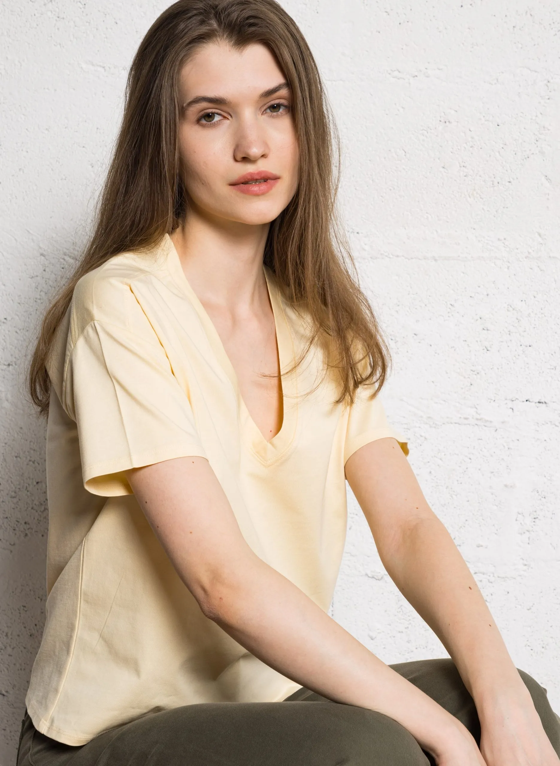 Tee-shirt droit col V en coton Beige ALMA