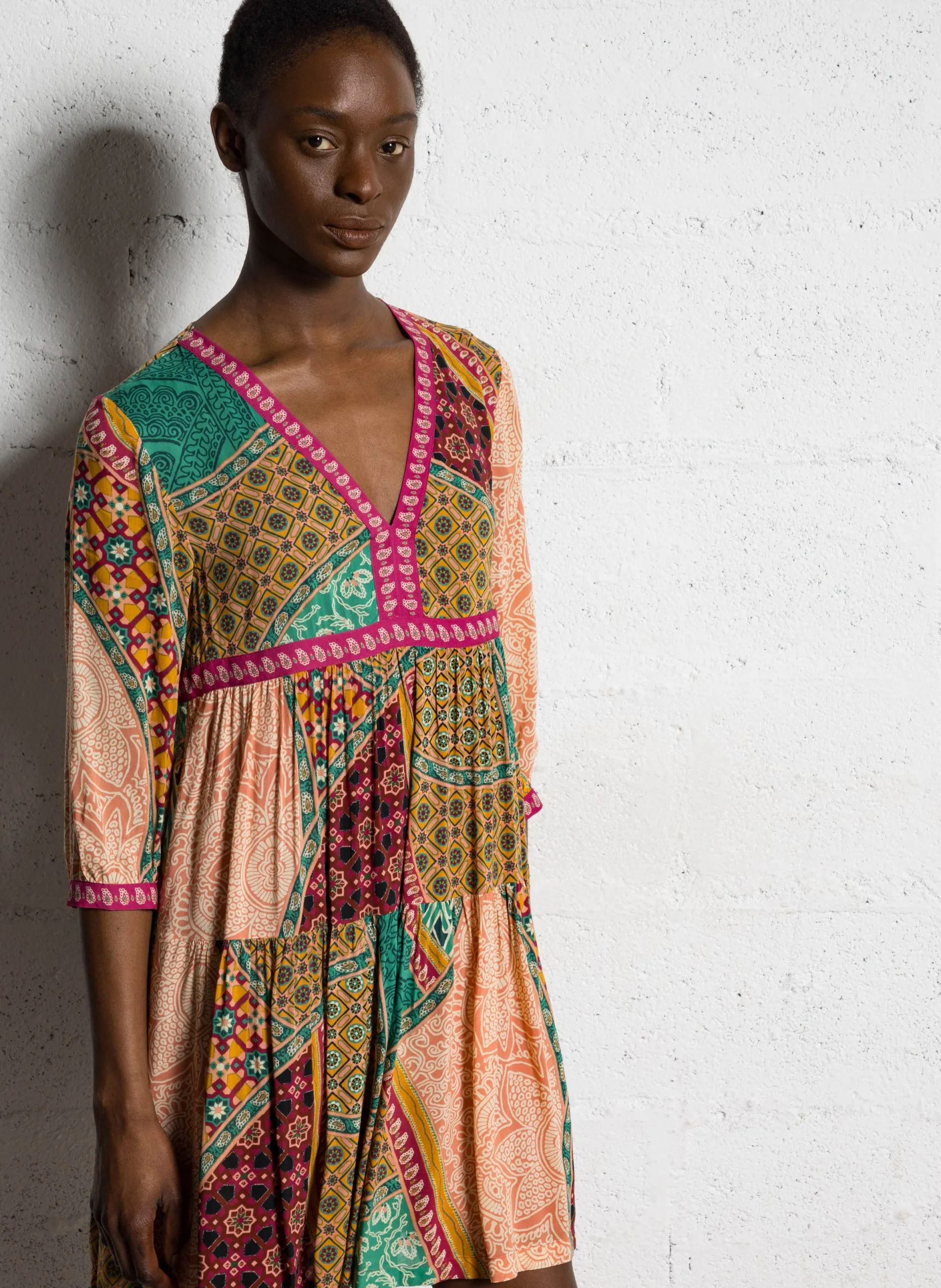 Robe courte col V imprimée Multicolore FINGSTON