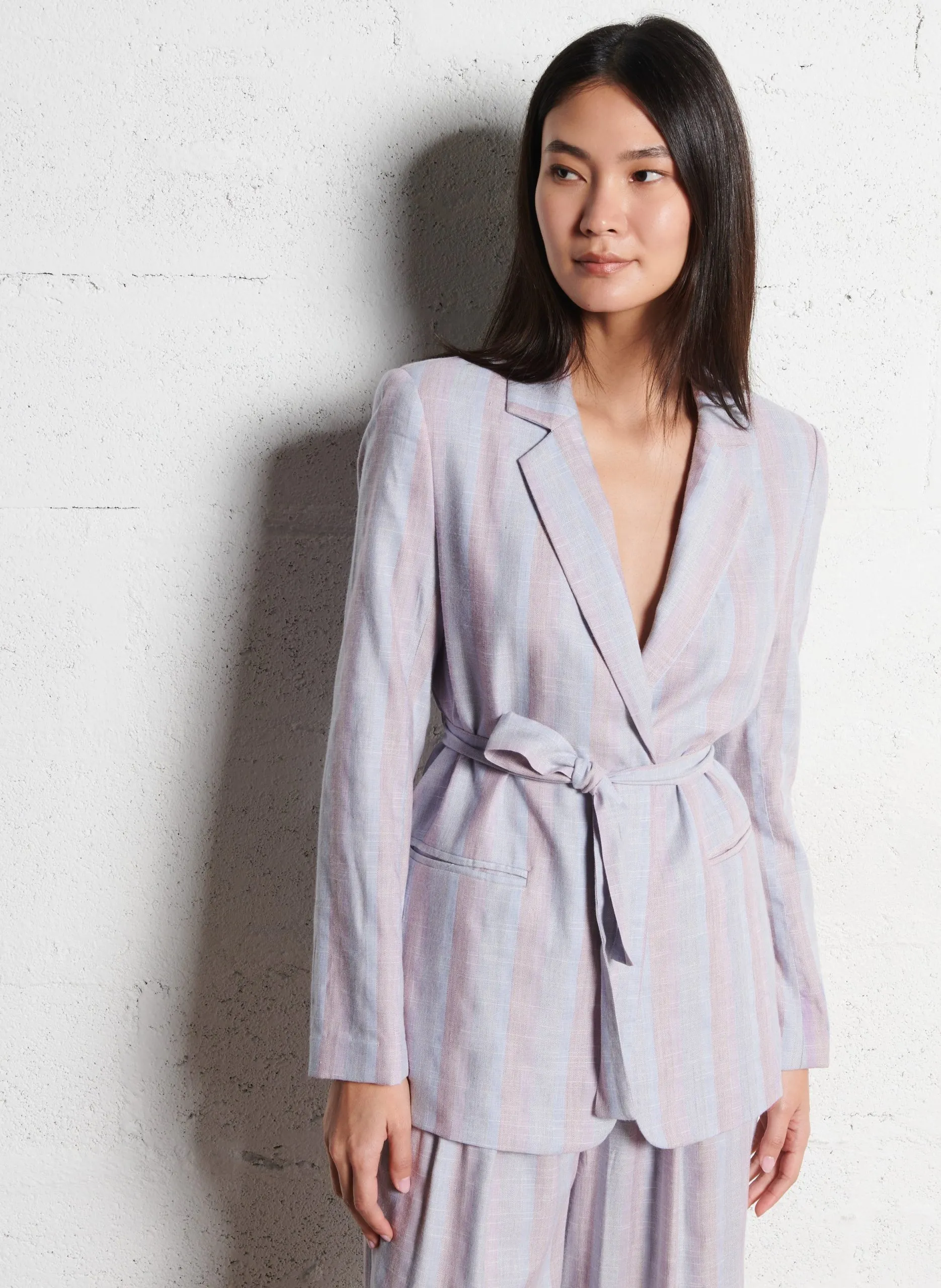 Veste tailleur ceinturée à rayures Violet