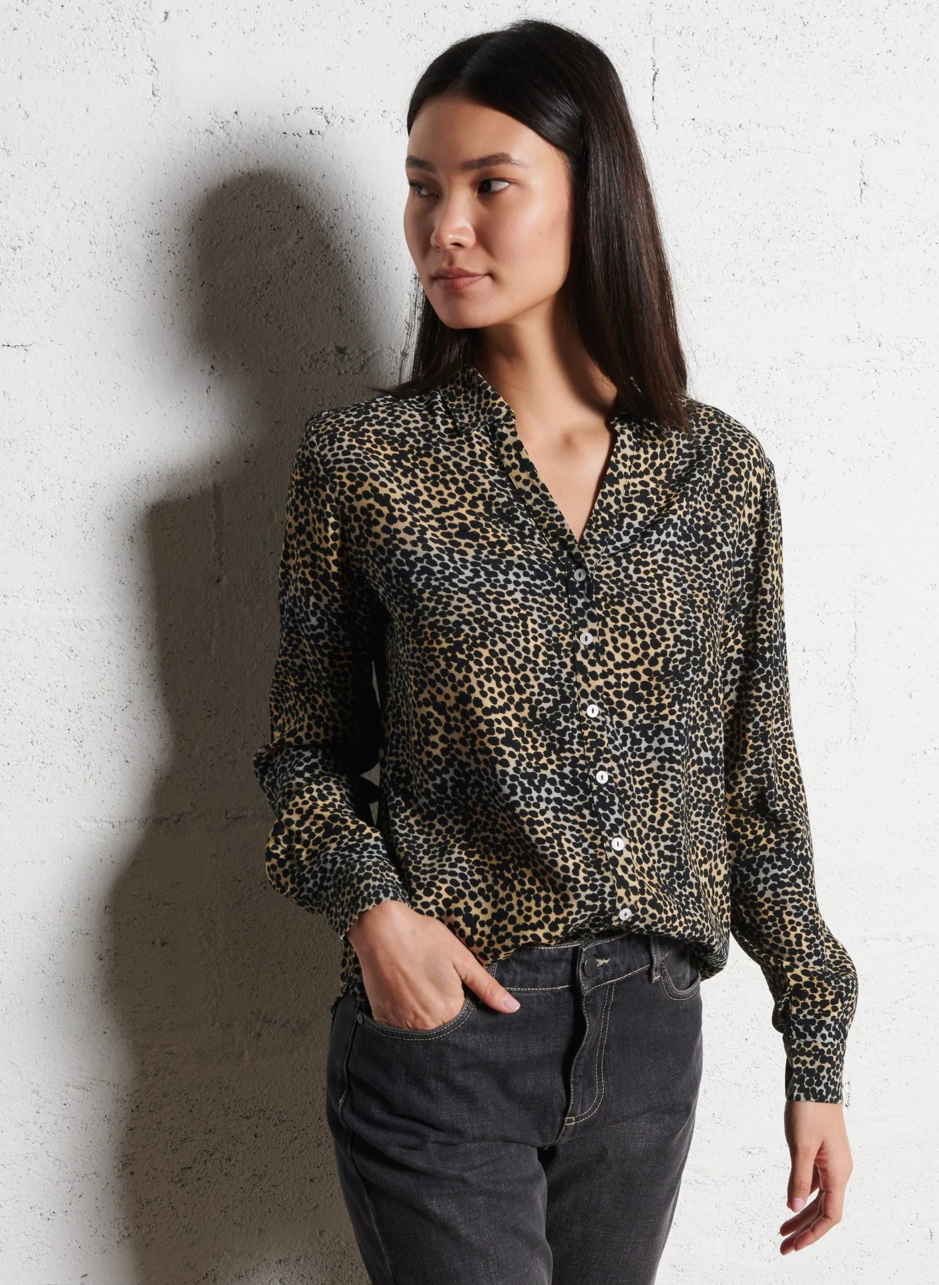 Chemise ample col v léopard Noir CROSS