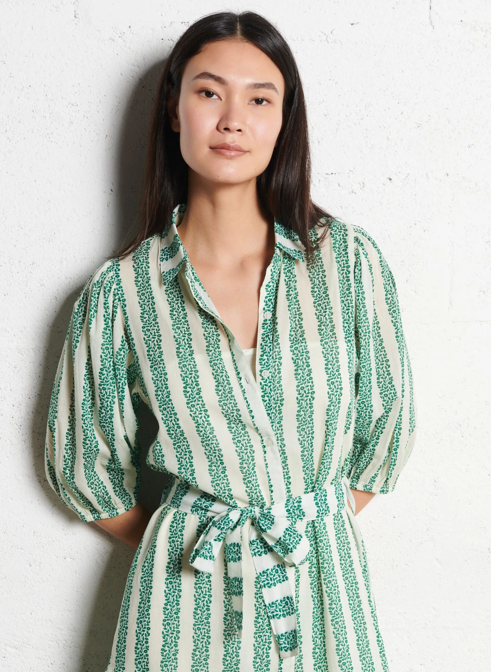 Robe midi col v rayée en coton Beige