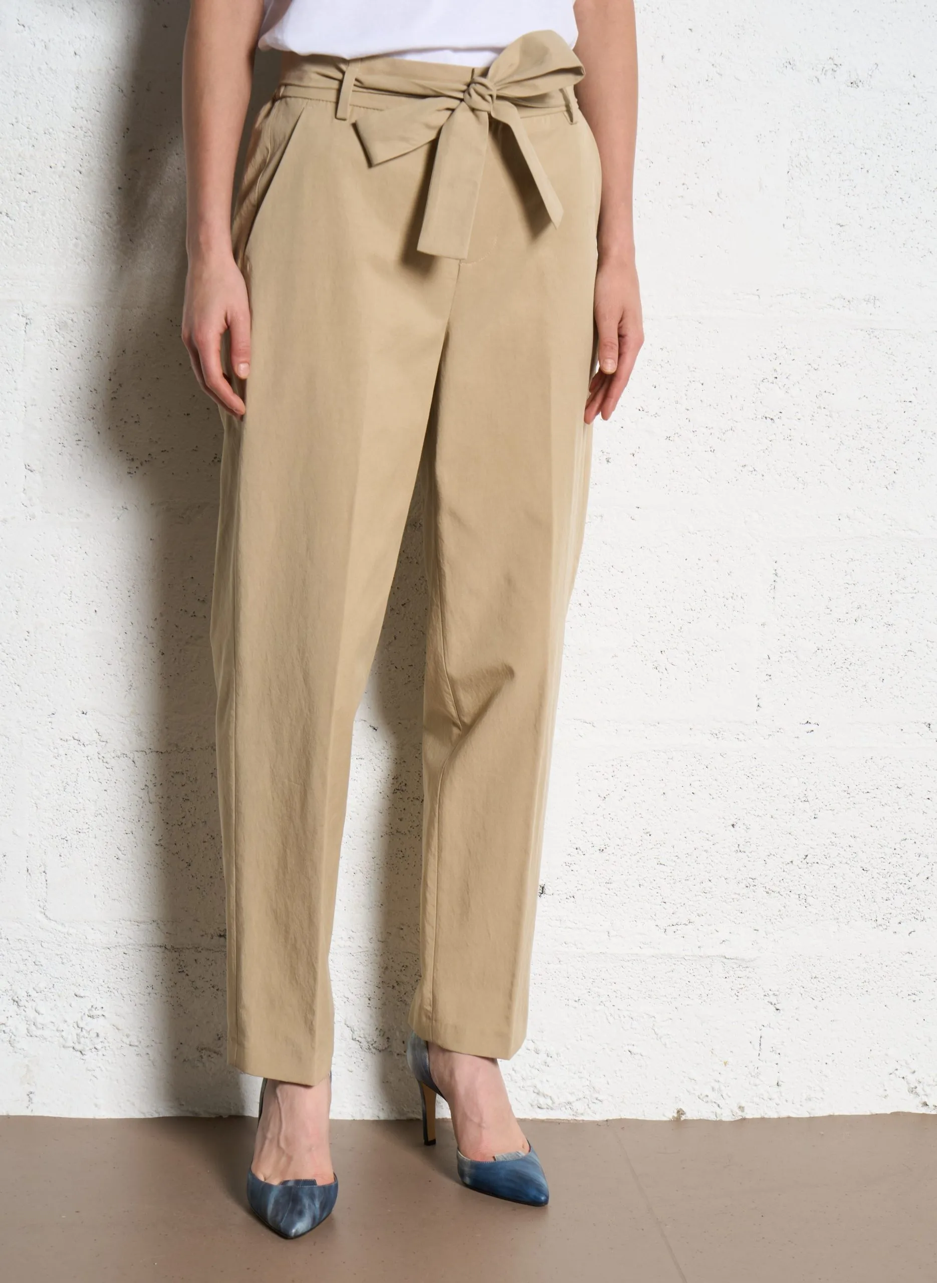 Pantalon droit taille haute ceinturé Beige