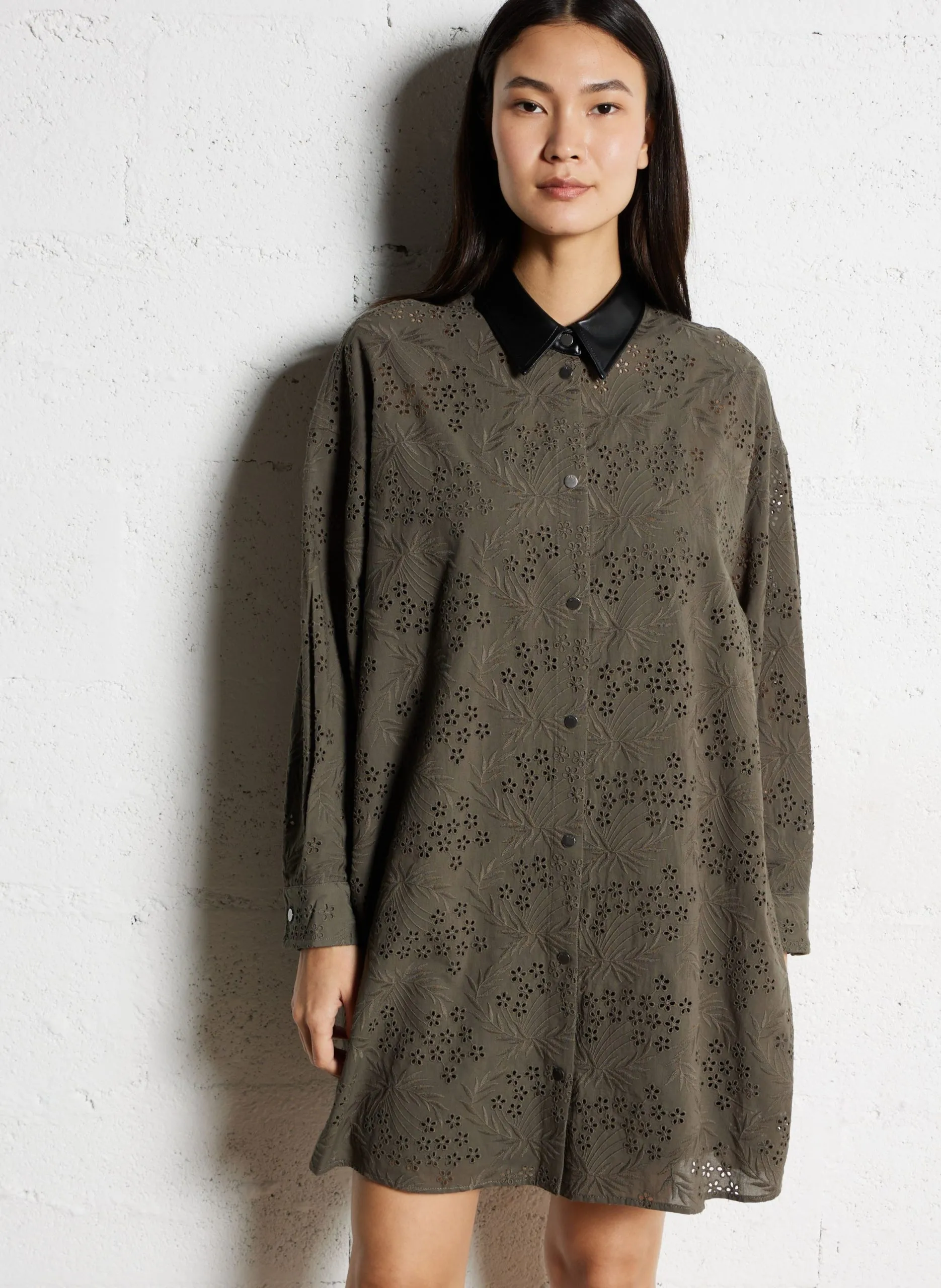 Robe courte col chemise en coton Kaki