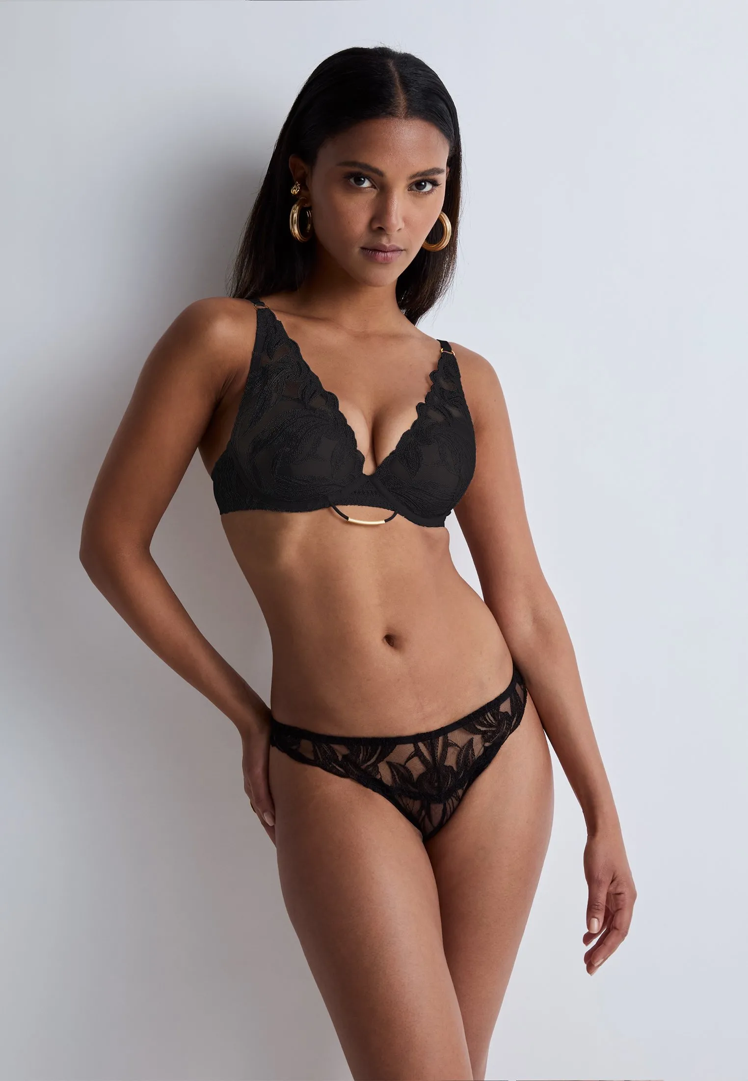 Tanga Noir INTO THE GROOVE