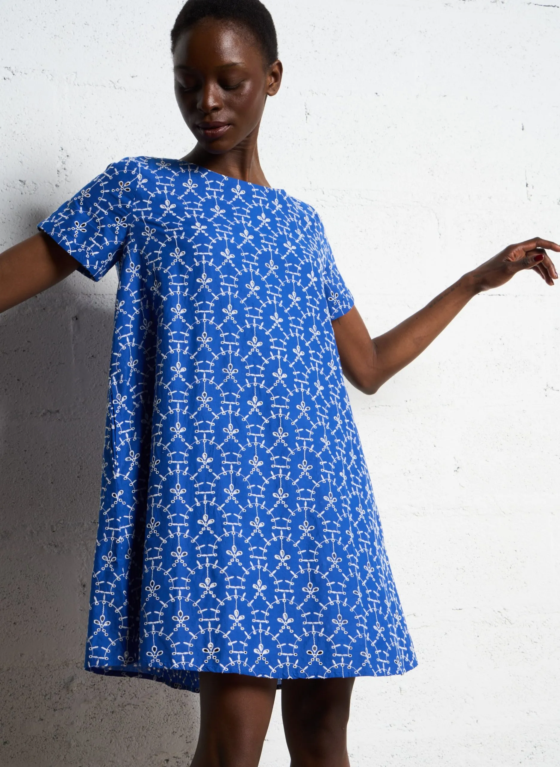 Robe courte col bateau en coton Bleu RIOMA