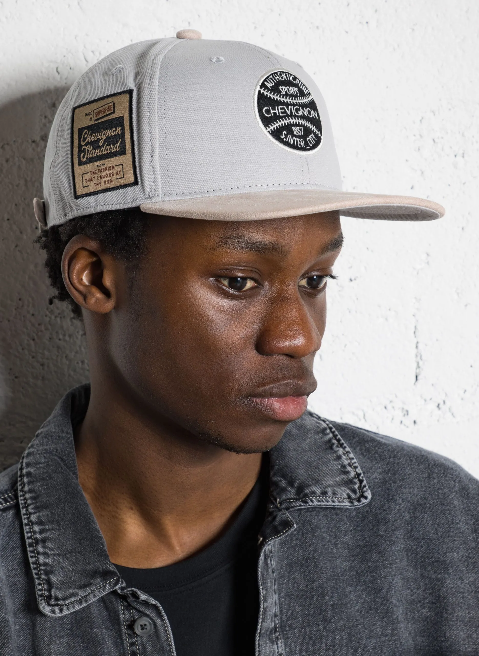 Casquette à broderies Gris BASEBALL