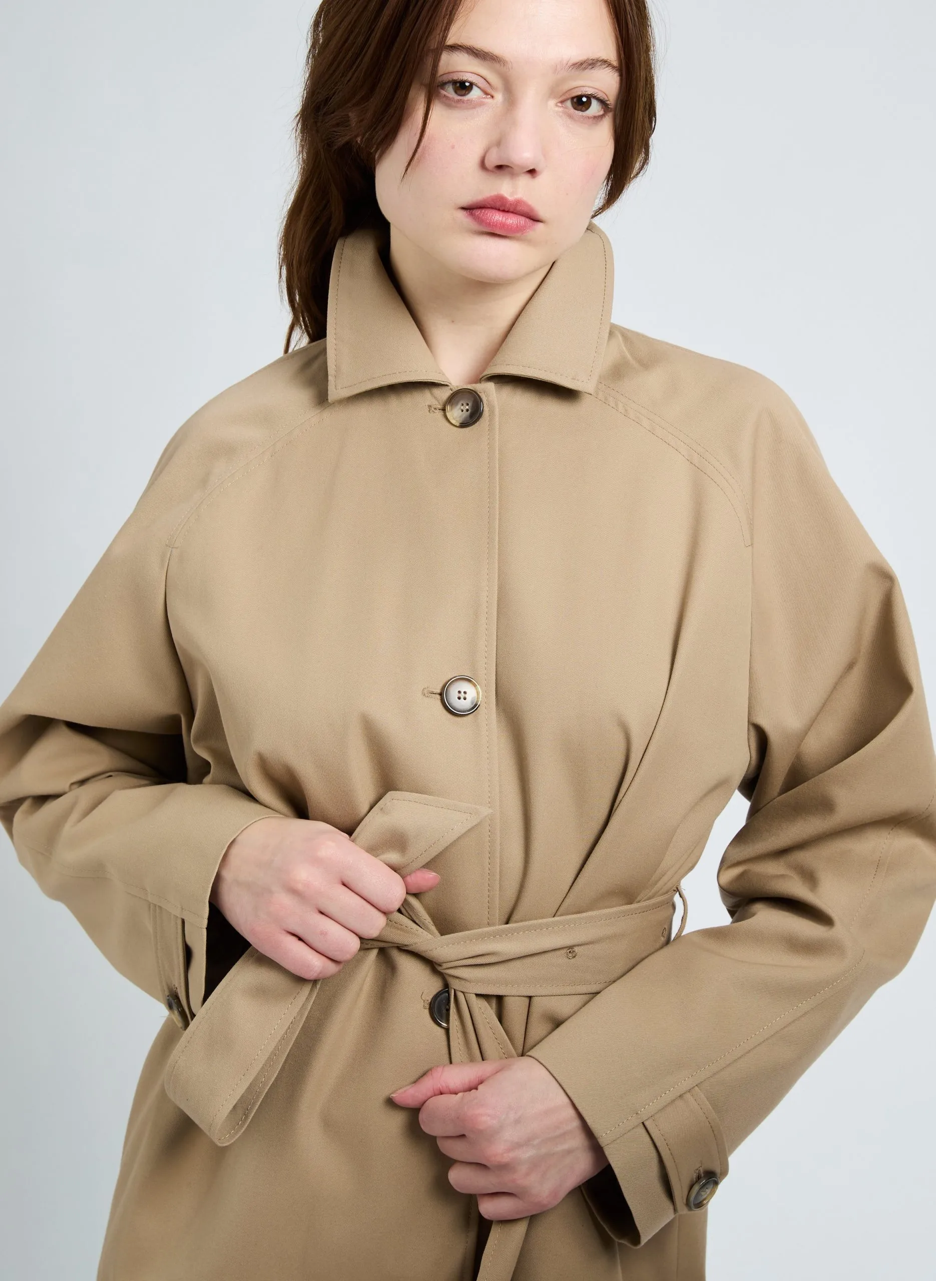 Trench long boutonné à ceinture Beige VESNA