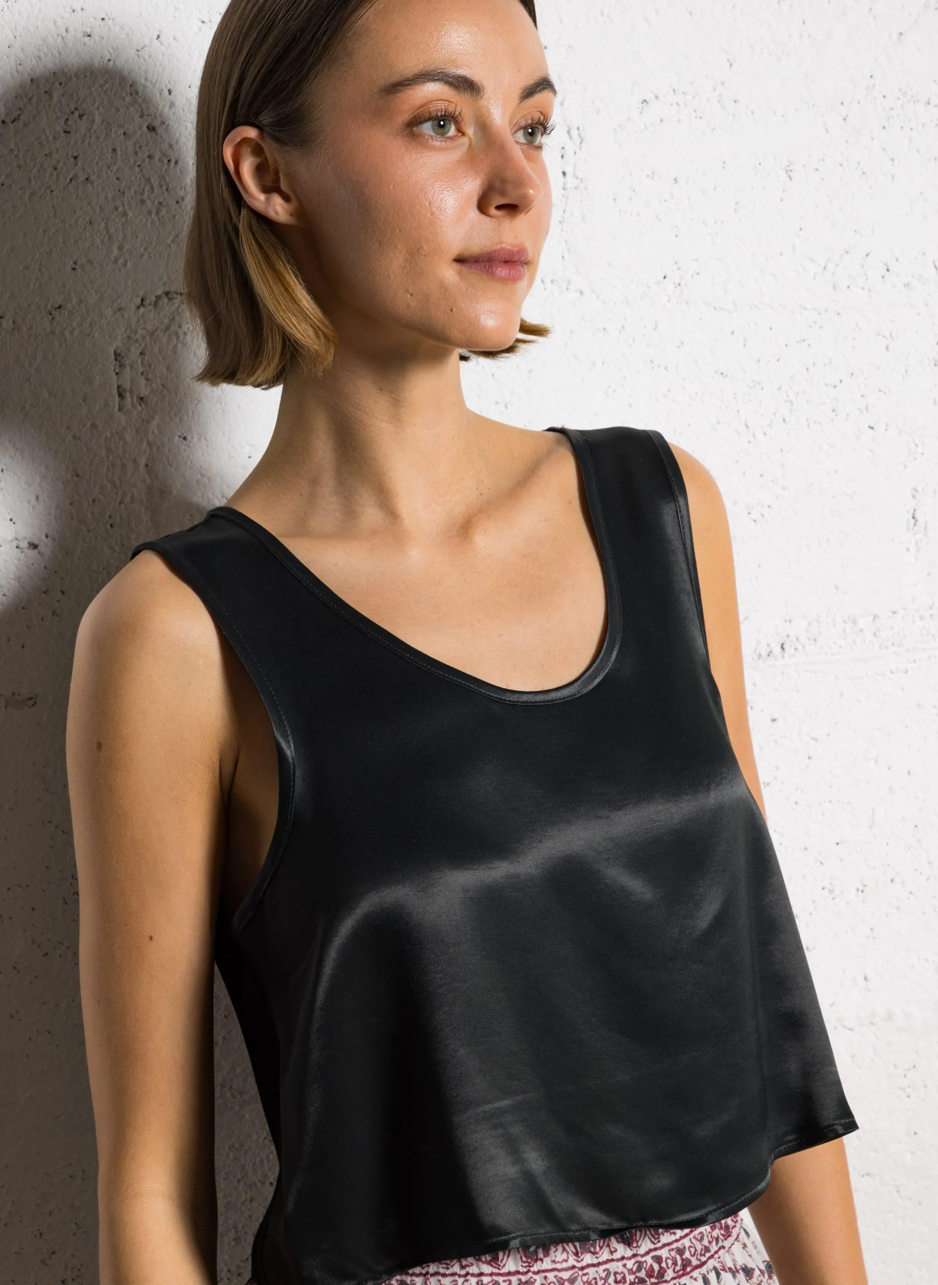 Top droit satiné Noir UNYL