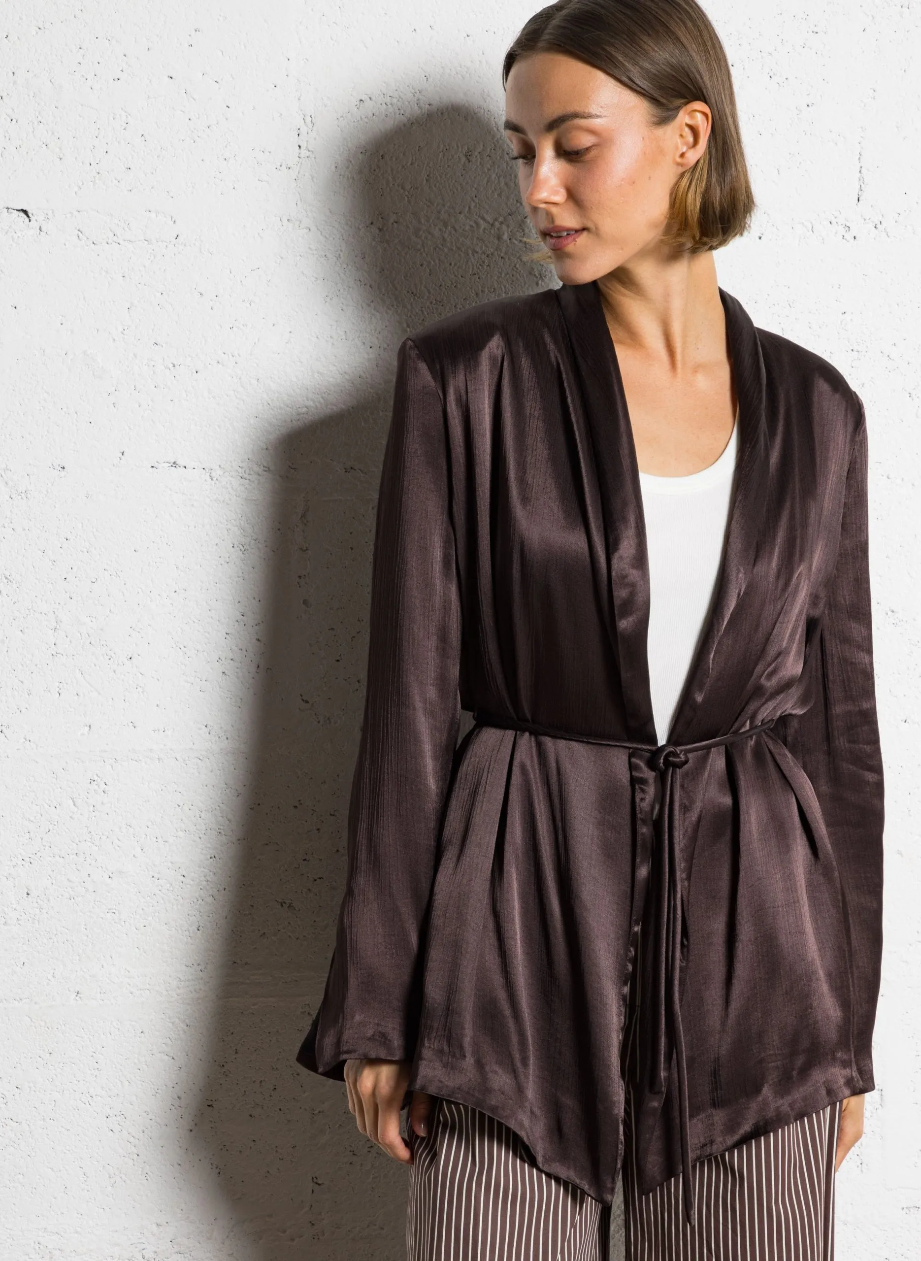 Veste de tailleur ceinturée en satin Marron SALISBURGO