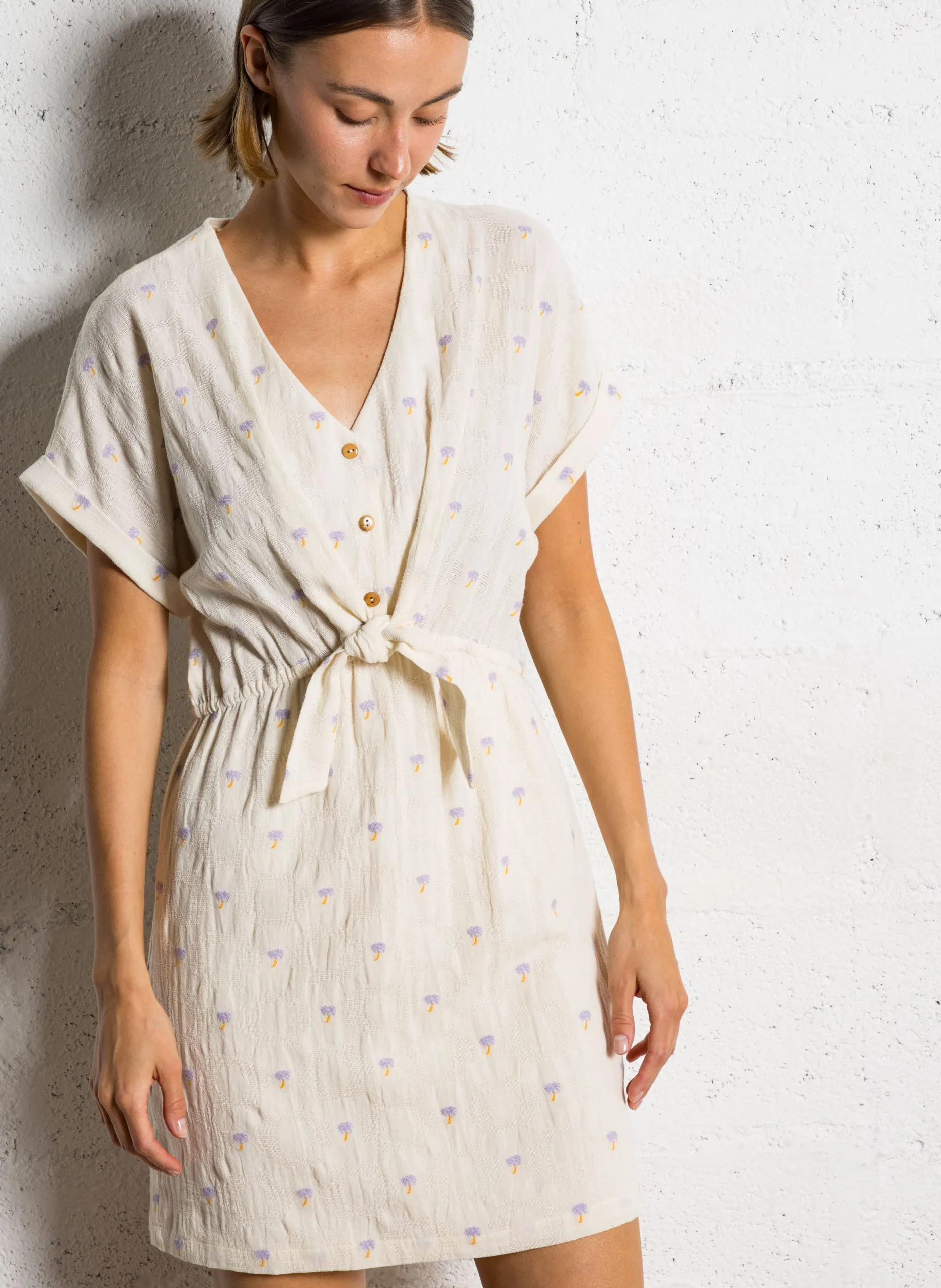 Robe courte col v imprimée Blanc