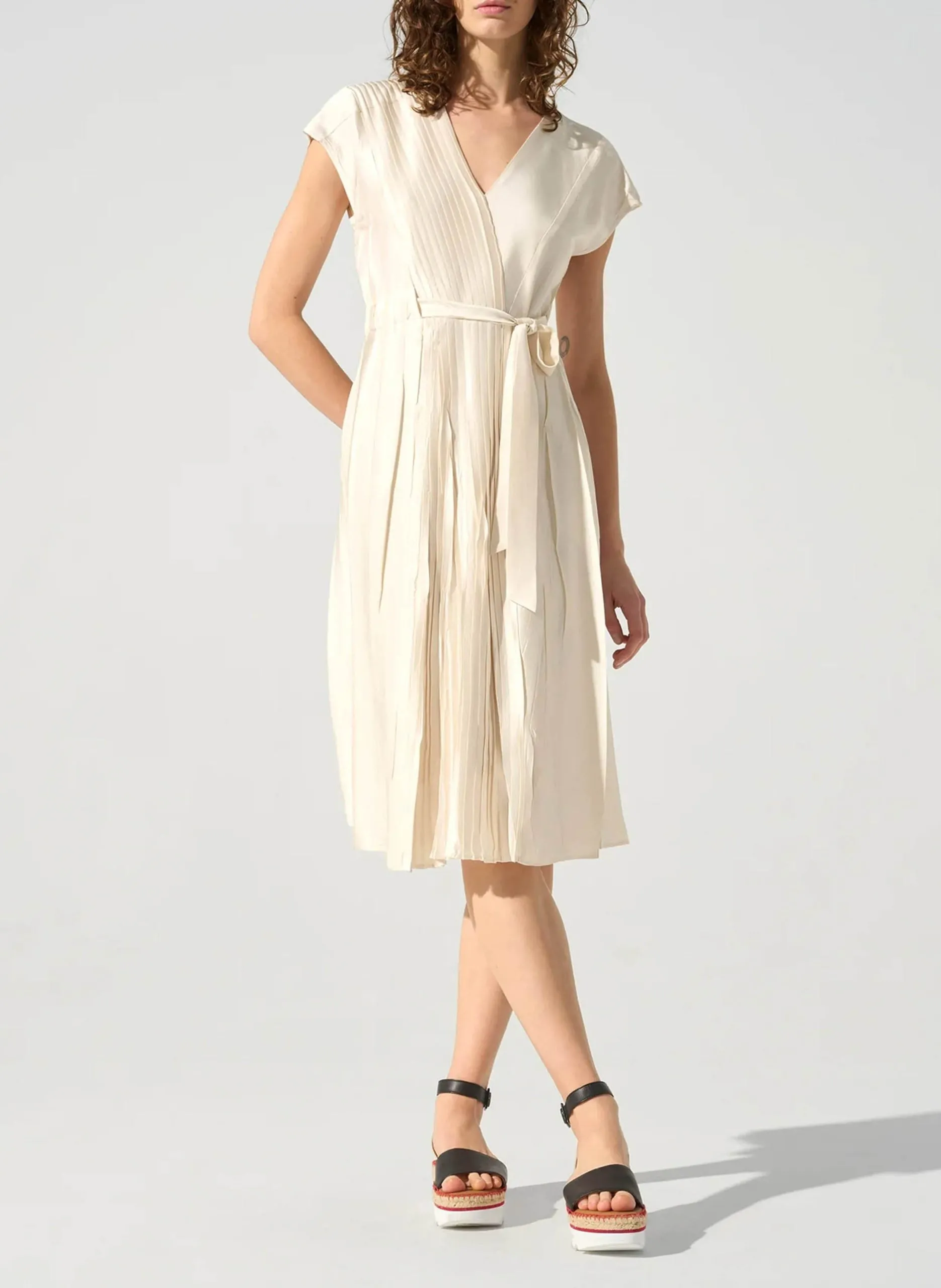 Robe midi plissée en satin Blanc