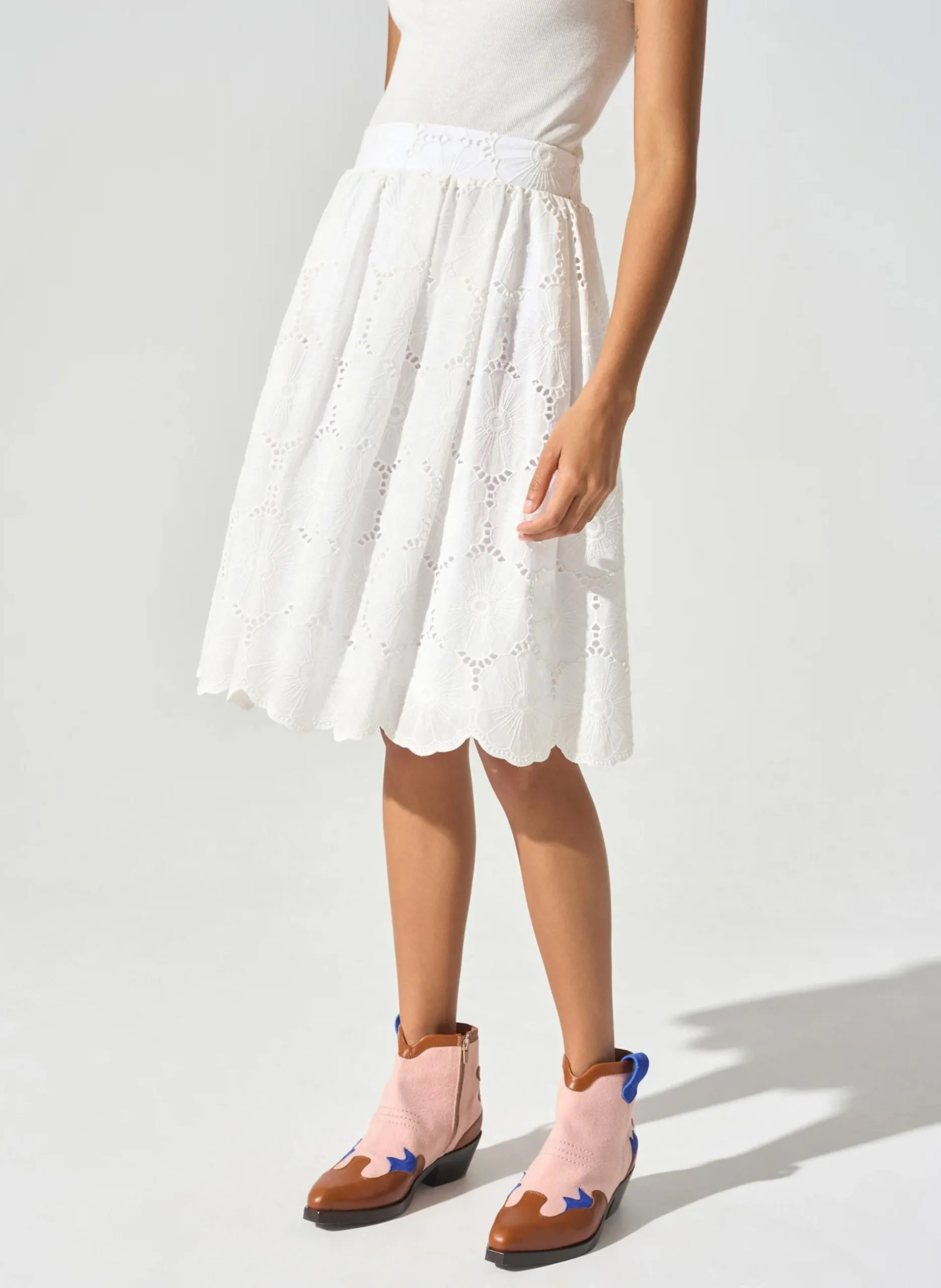 Jupe courte en coton brodé Blanc