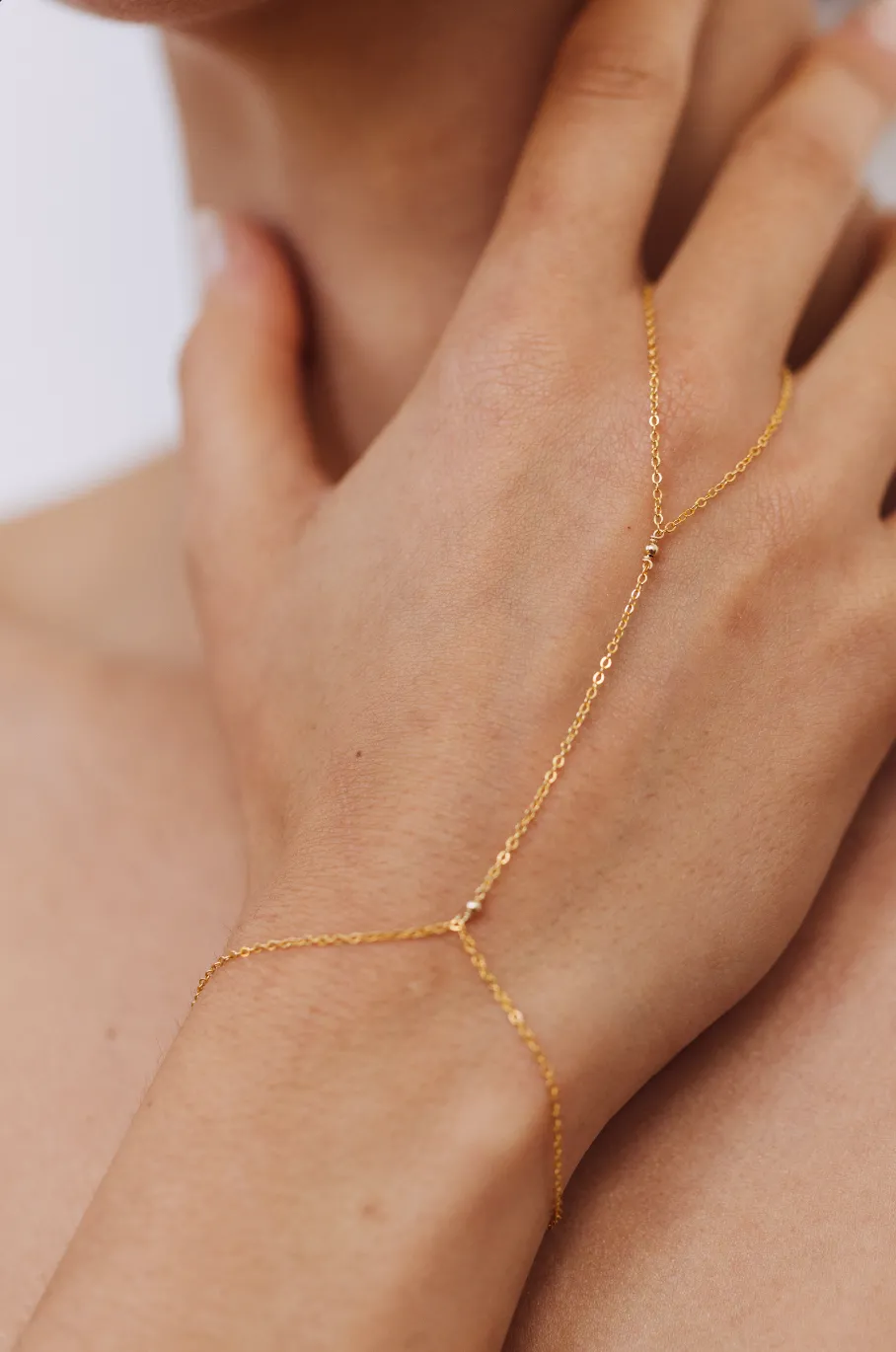 Bijou de main Doré ESSENTIEL