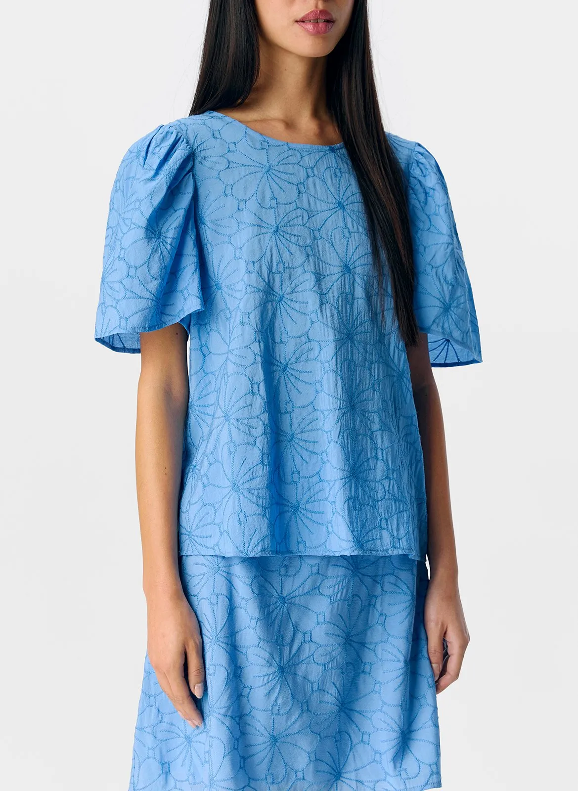 Top droit brodé Bleu