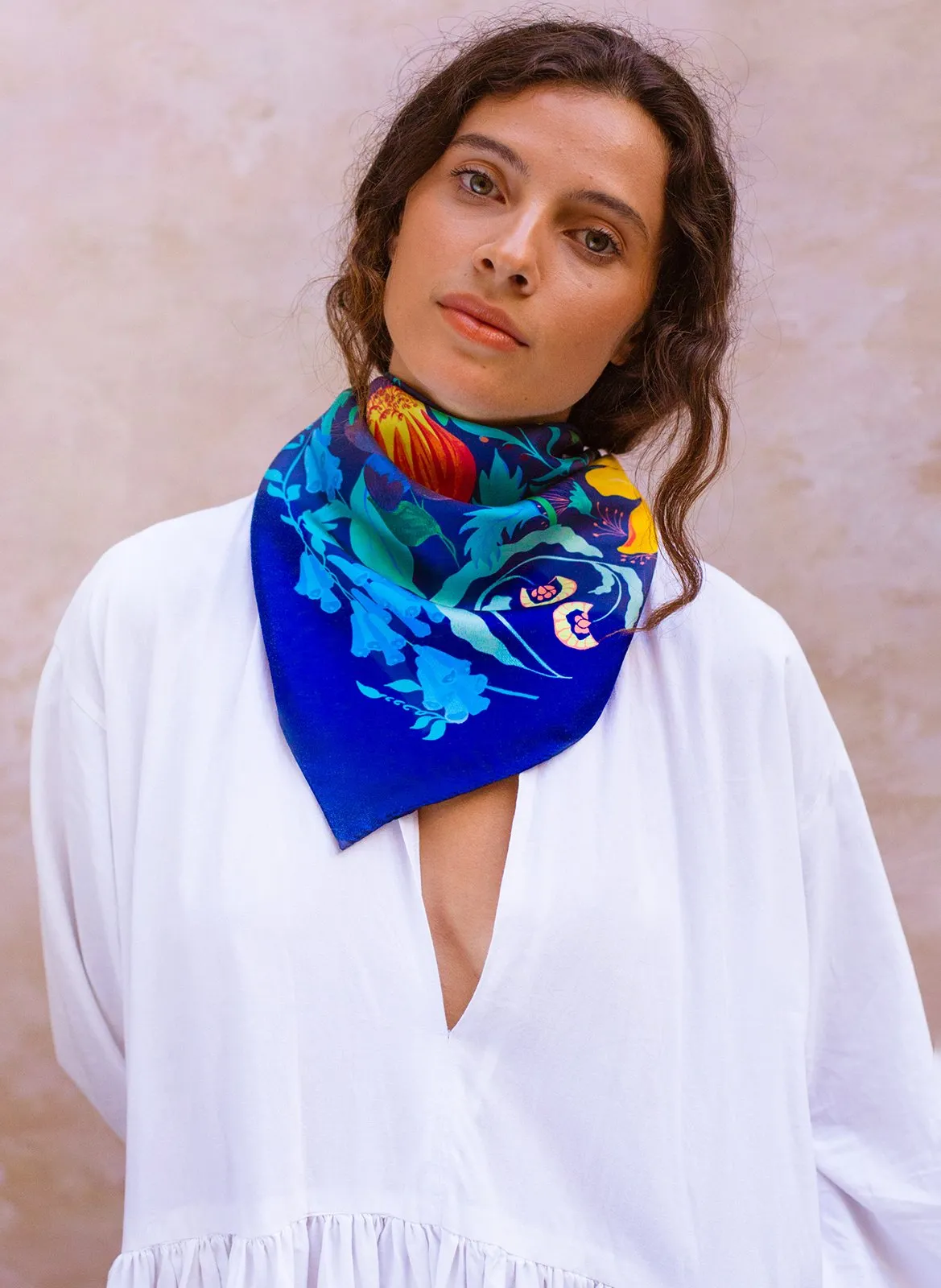 Foulard imprimé en soie Bleu BOIS ENCHANTE