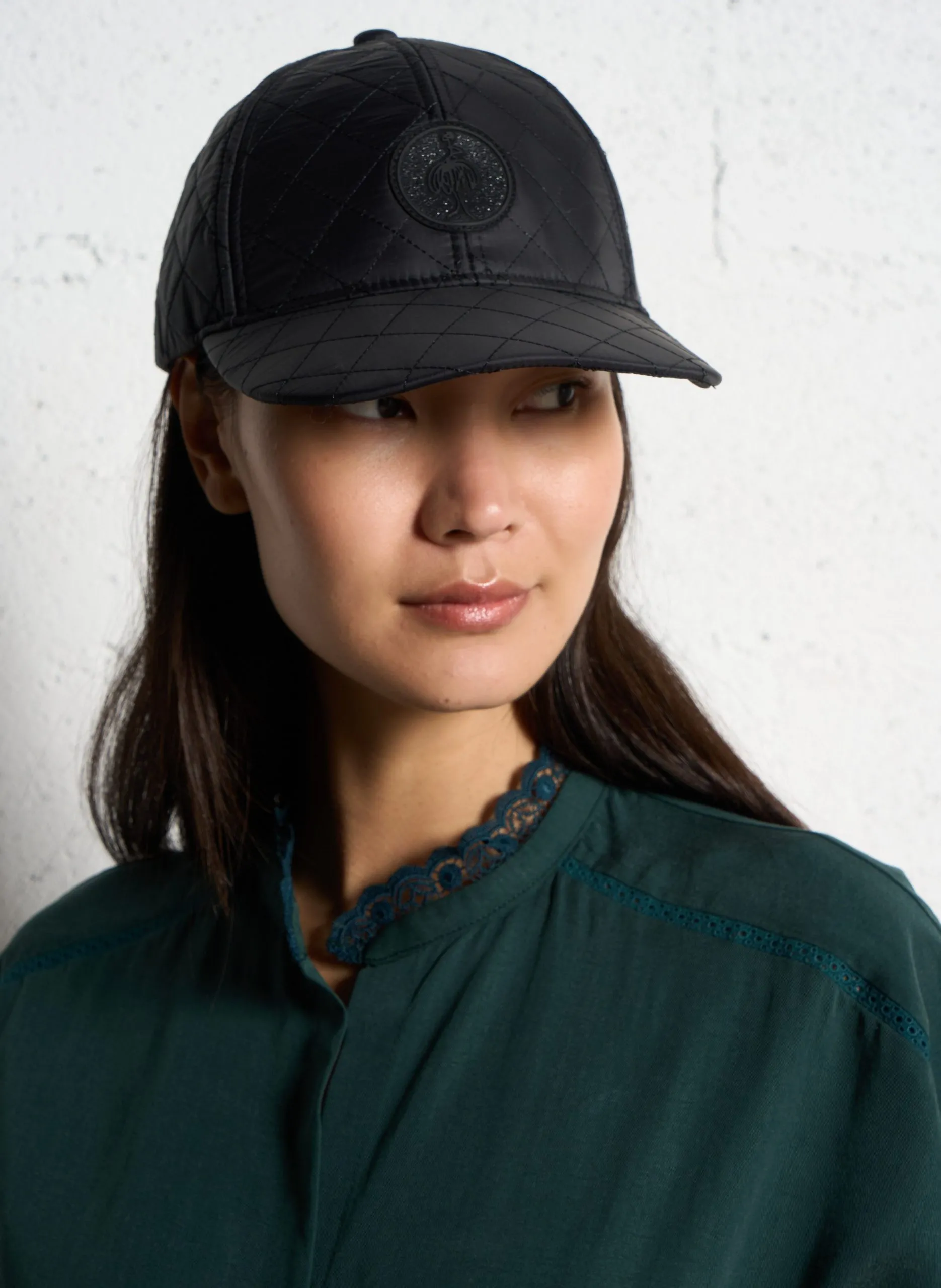 Casquette matelassée à logo pailleté Noir