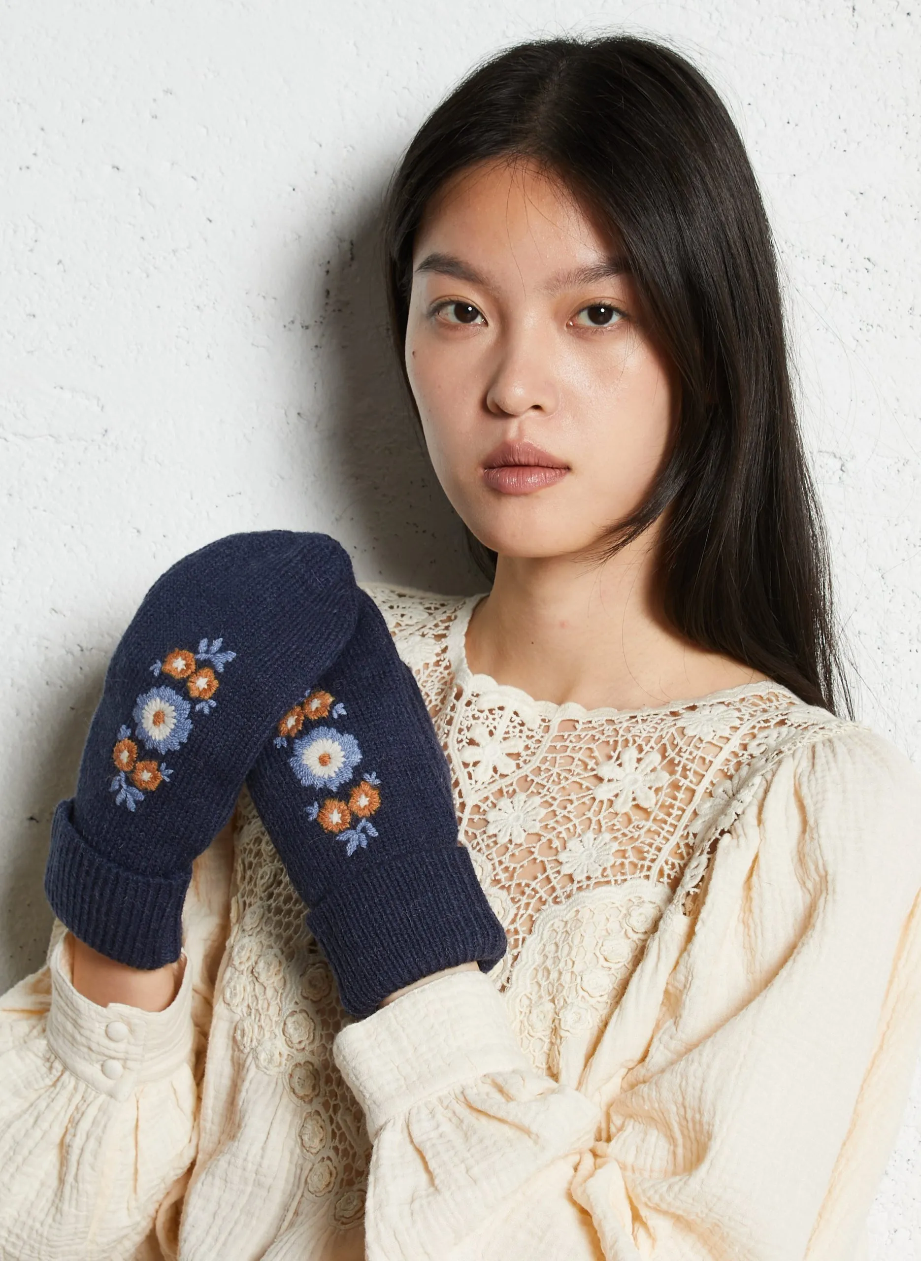 Gants brodés Bleu KENNA