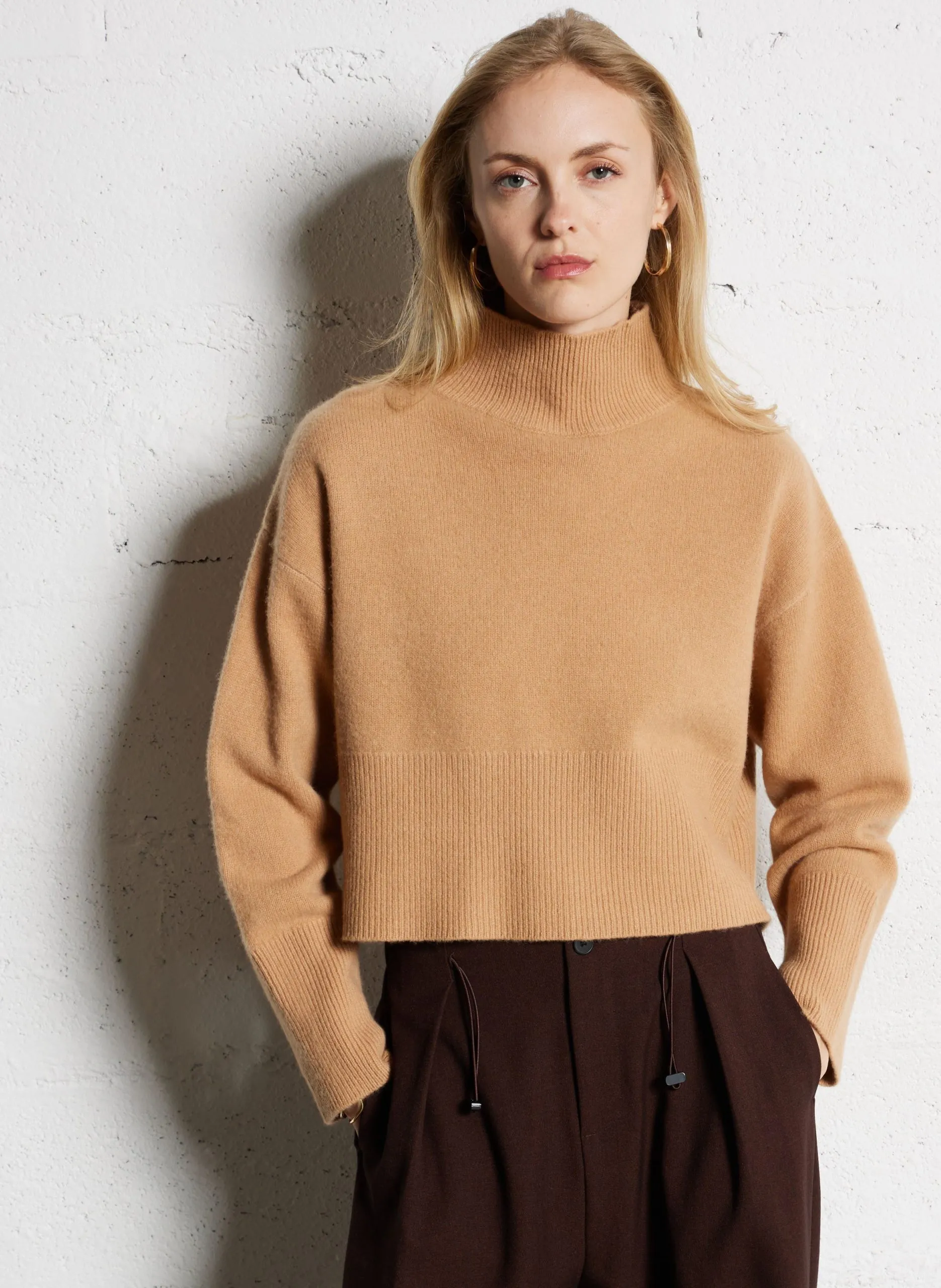 Pull court col montant en laine Beige PINTO