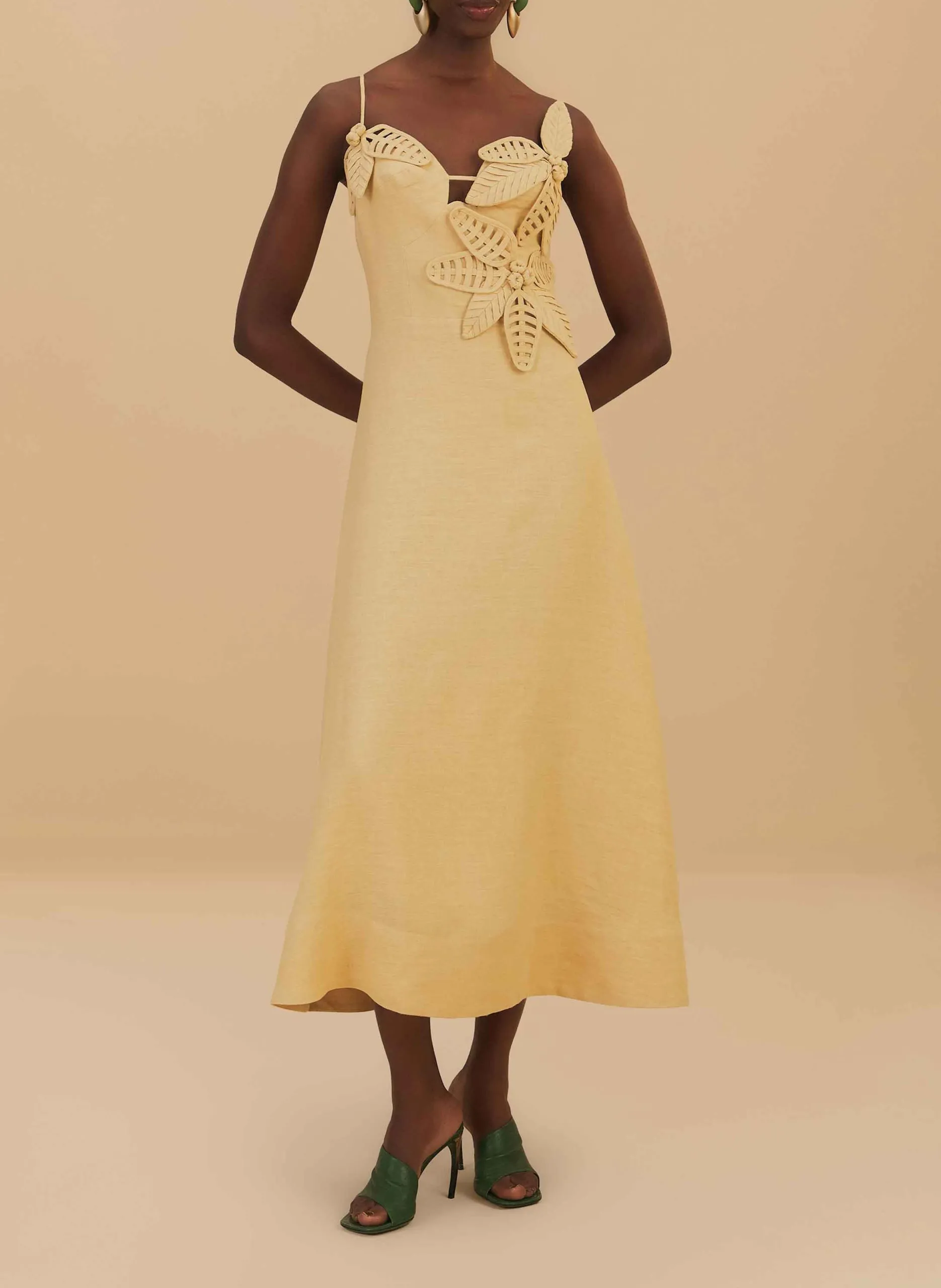 Robe midi col v en lin Beige