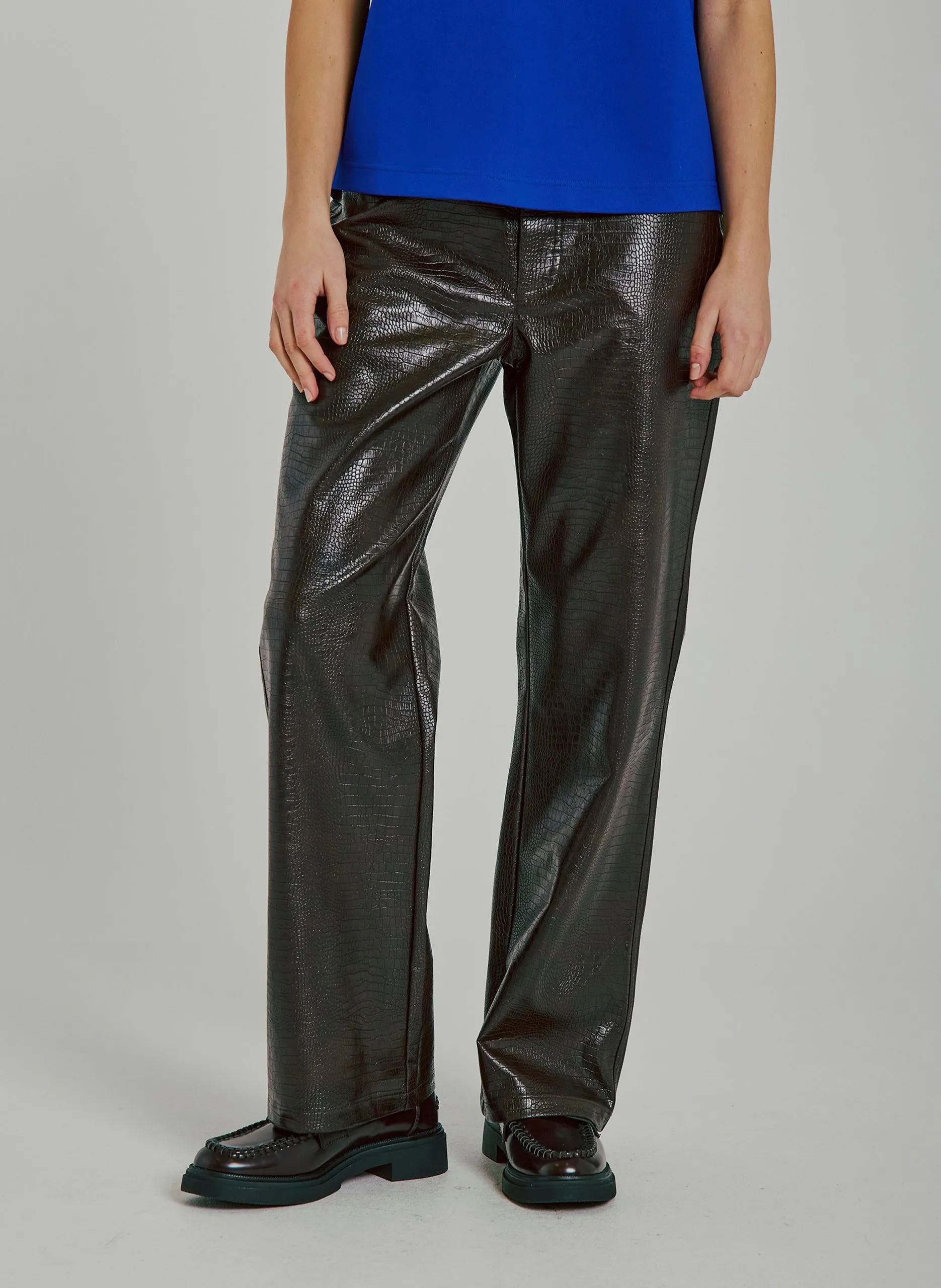 Pantalon droit en python embossé Rouge EDUNA