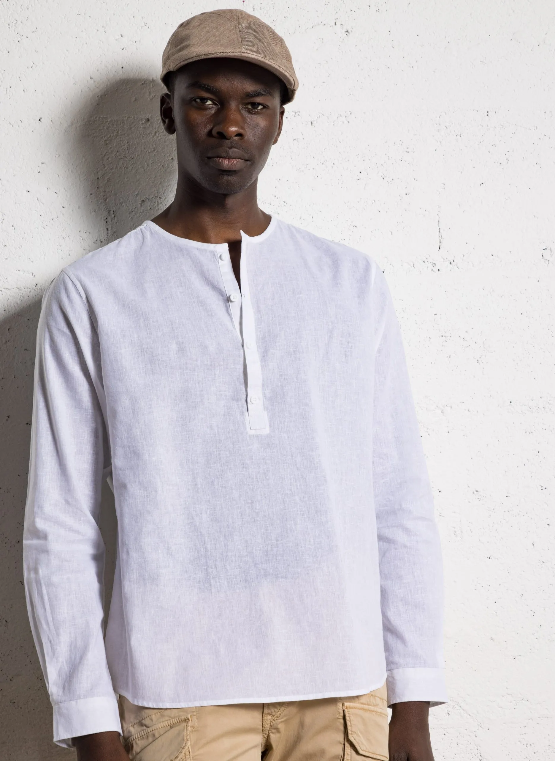 Chemise col rond en lin mélangé Blanc NATIS