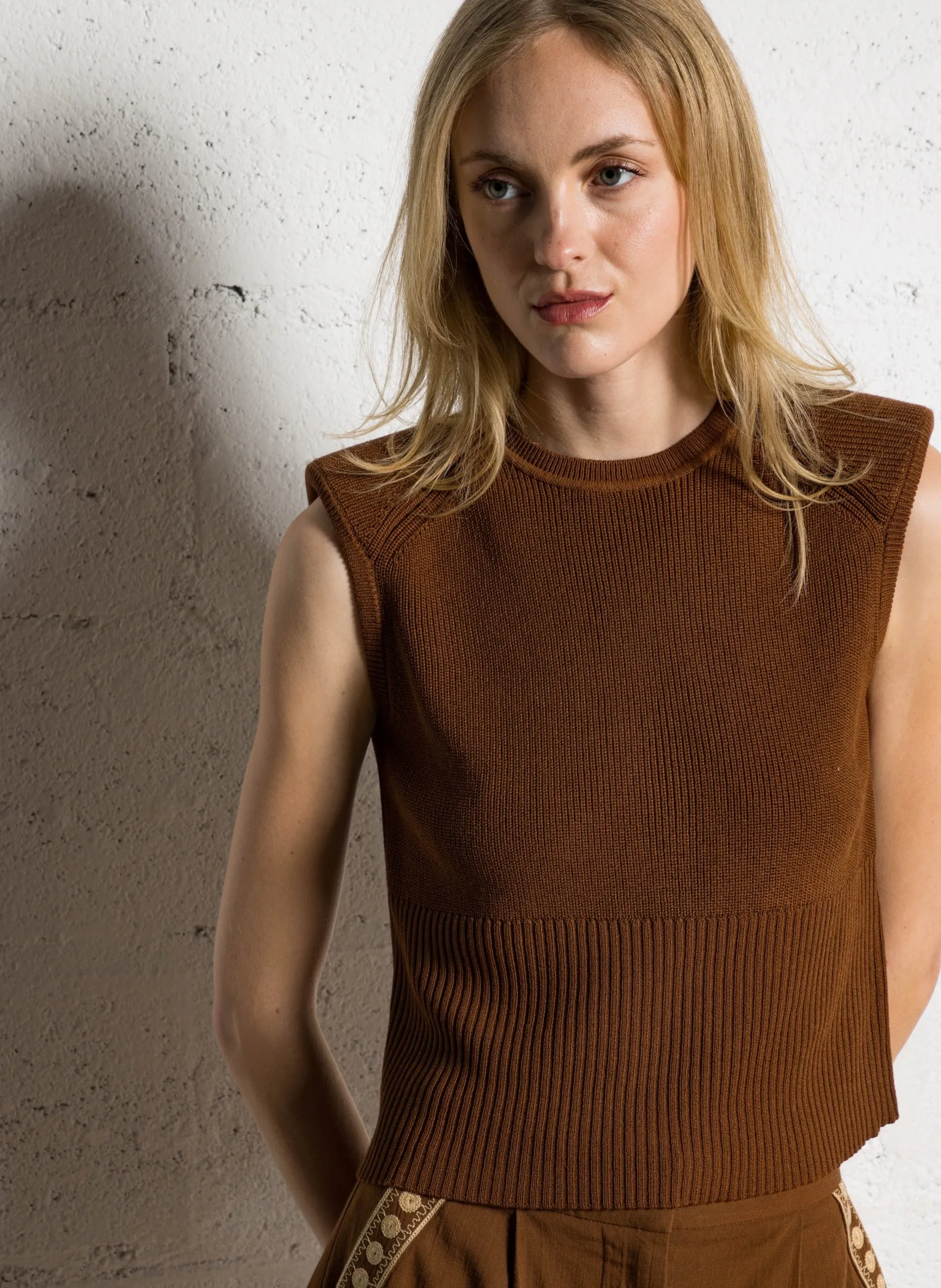 Gilet sans manches en maille Marron ESMA