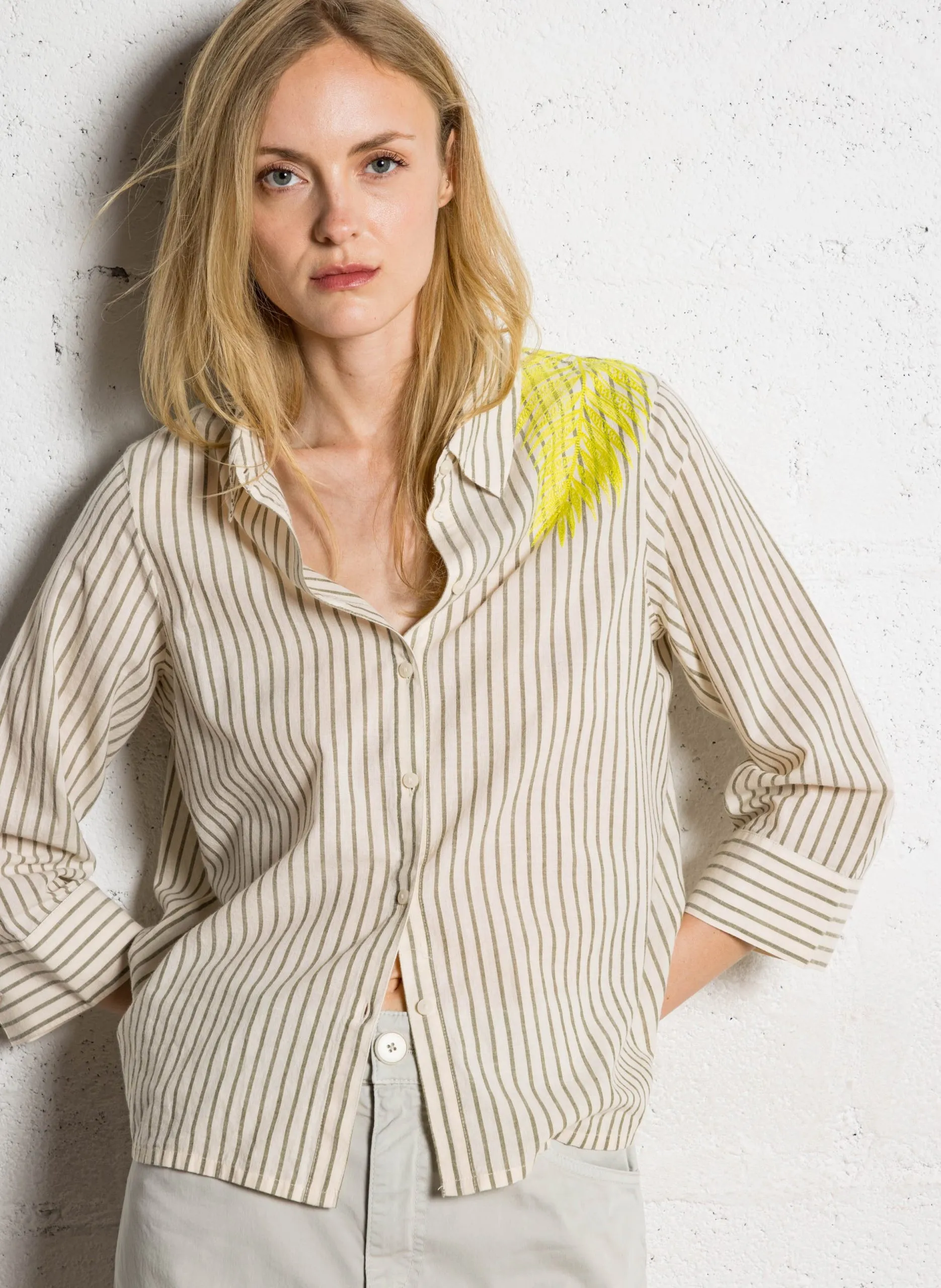 Chemise rayée à manches 3/4 Beige