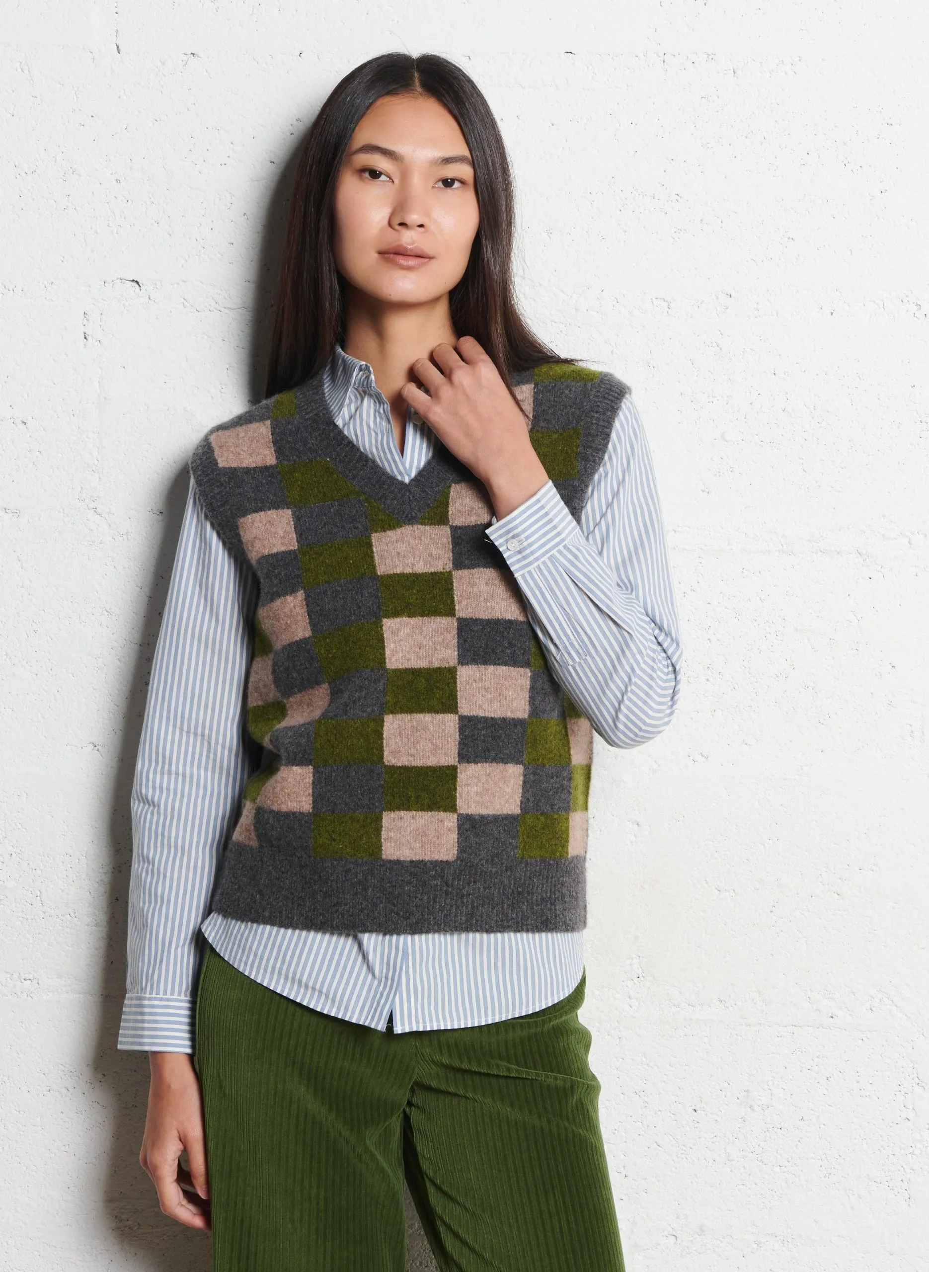 Pull sans manches col V à carreaux en laine mélangée Gris