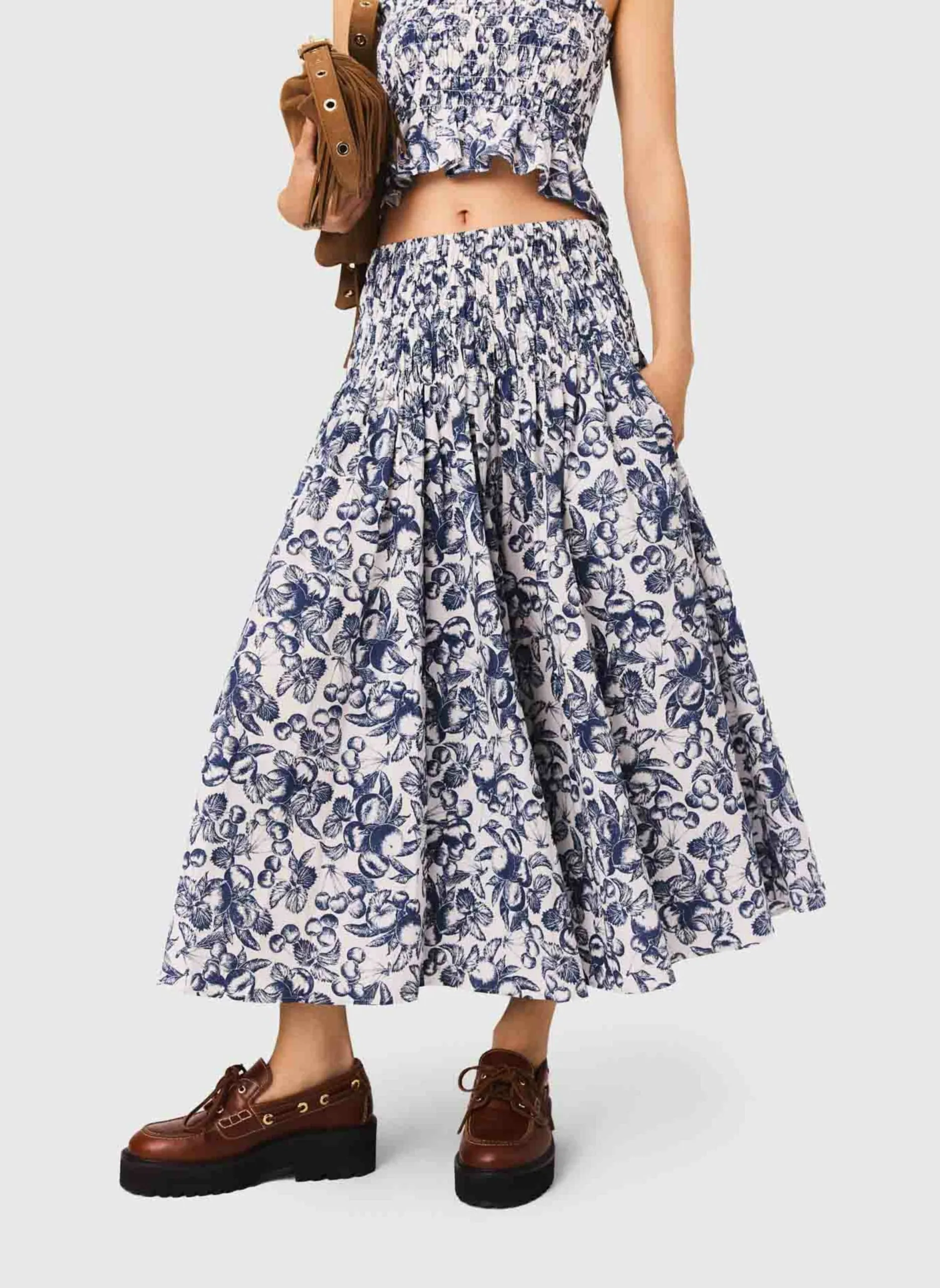 Jupe midi évasée à imprimé cerise Bleu