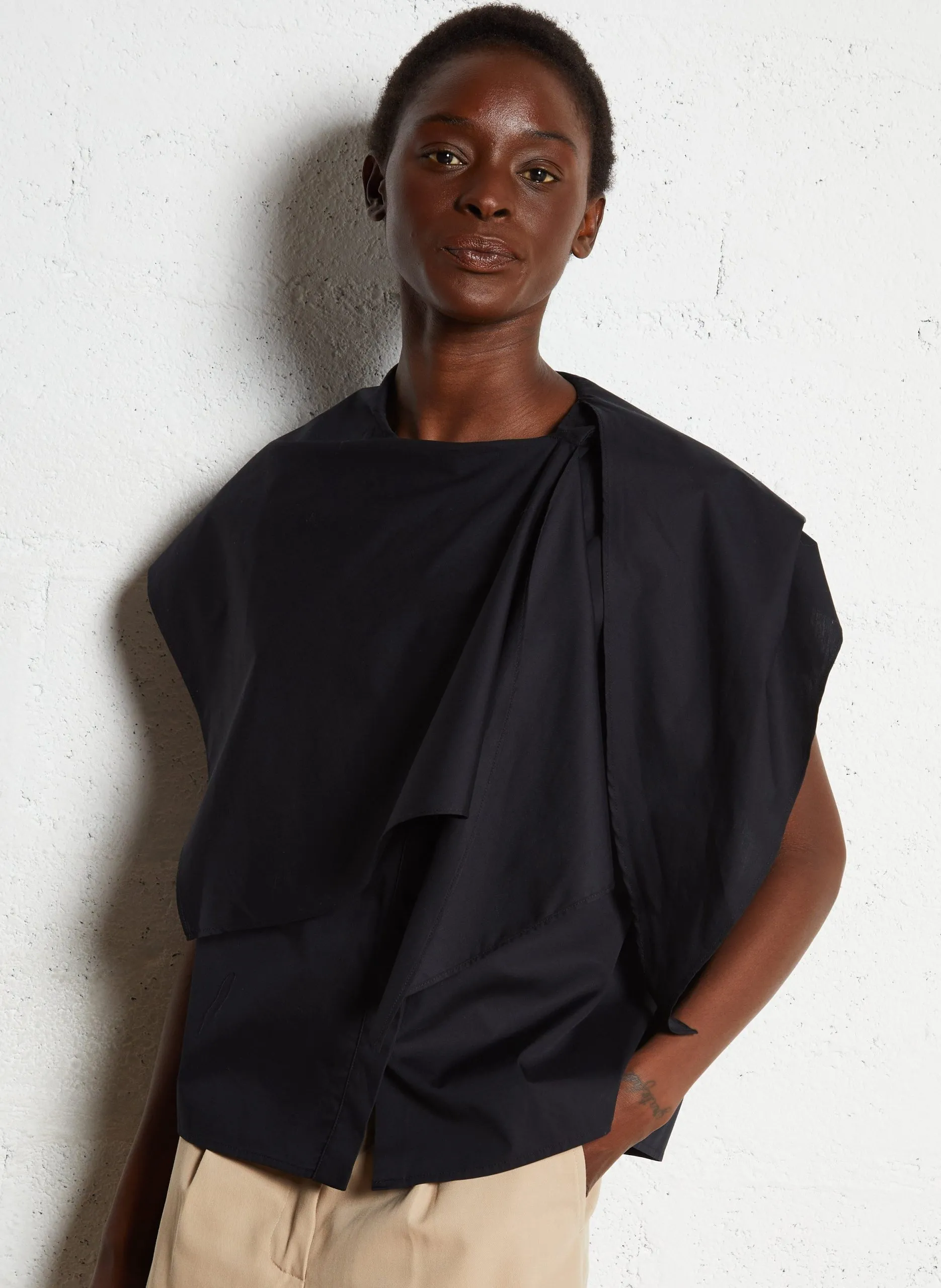 Top manches courtes à fermeture asymétrique Noir WINONA