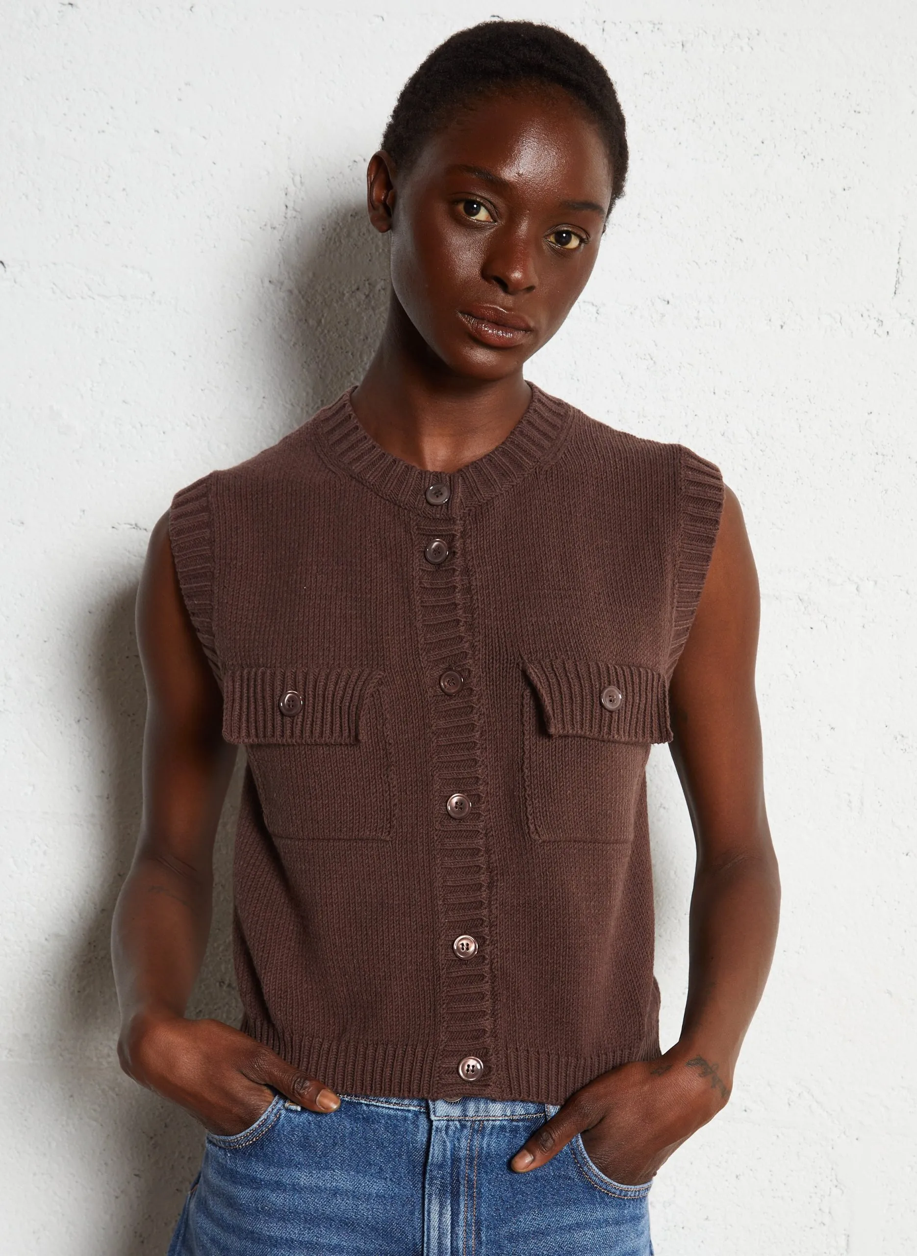 Gilet court boutonné en maille Marron CAPRARA