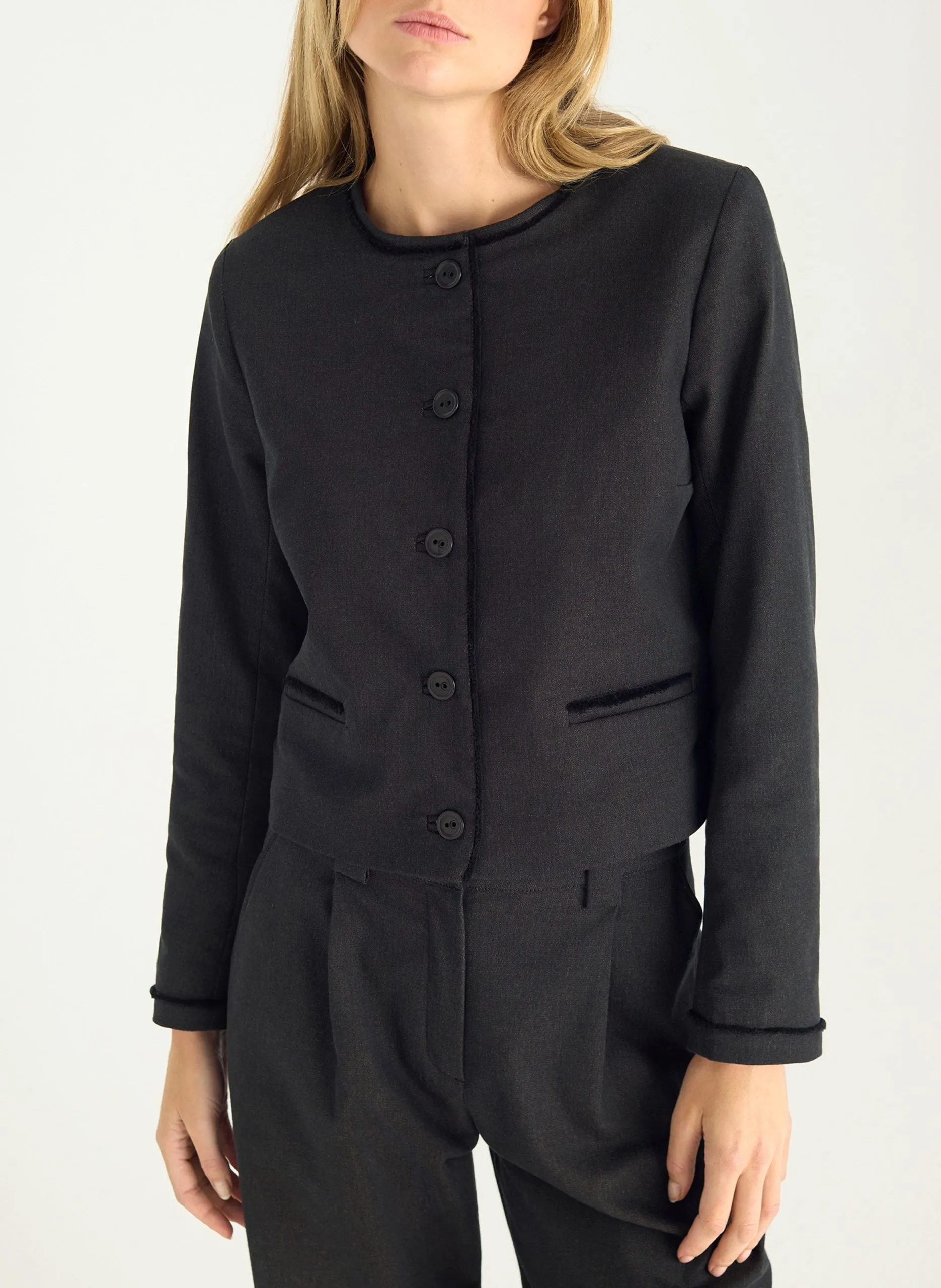 Veste courte boutonnée unie Noir
