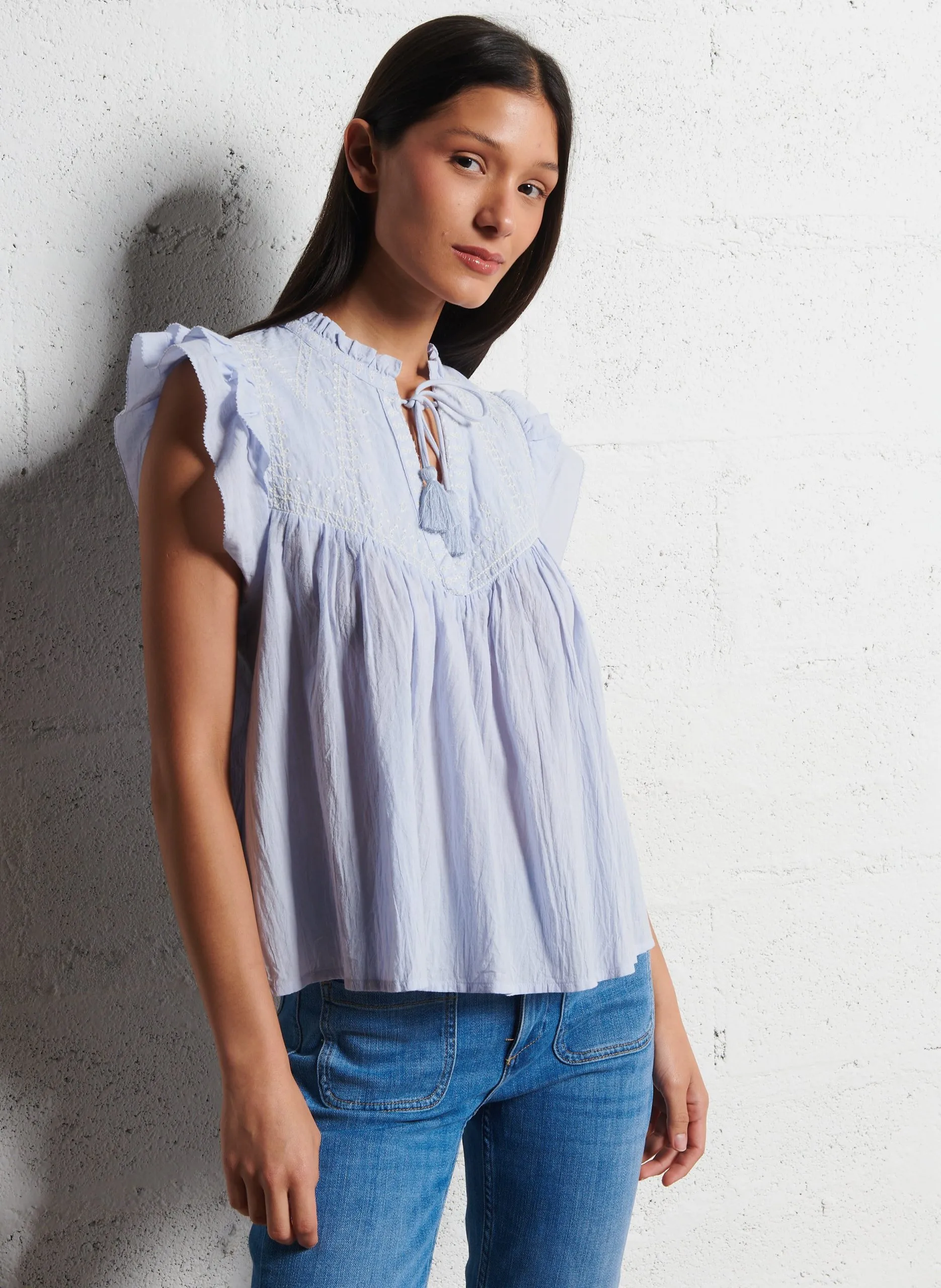 Blouse brodée sans manches Bleu JANNY