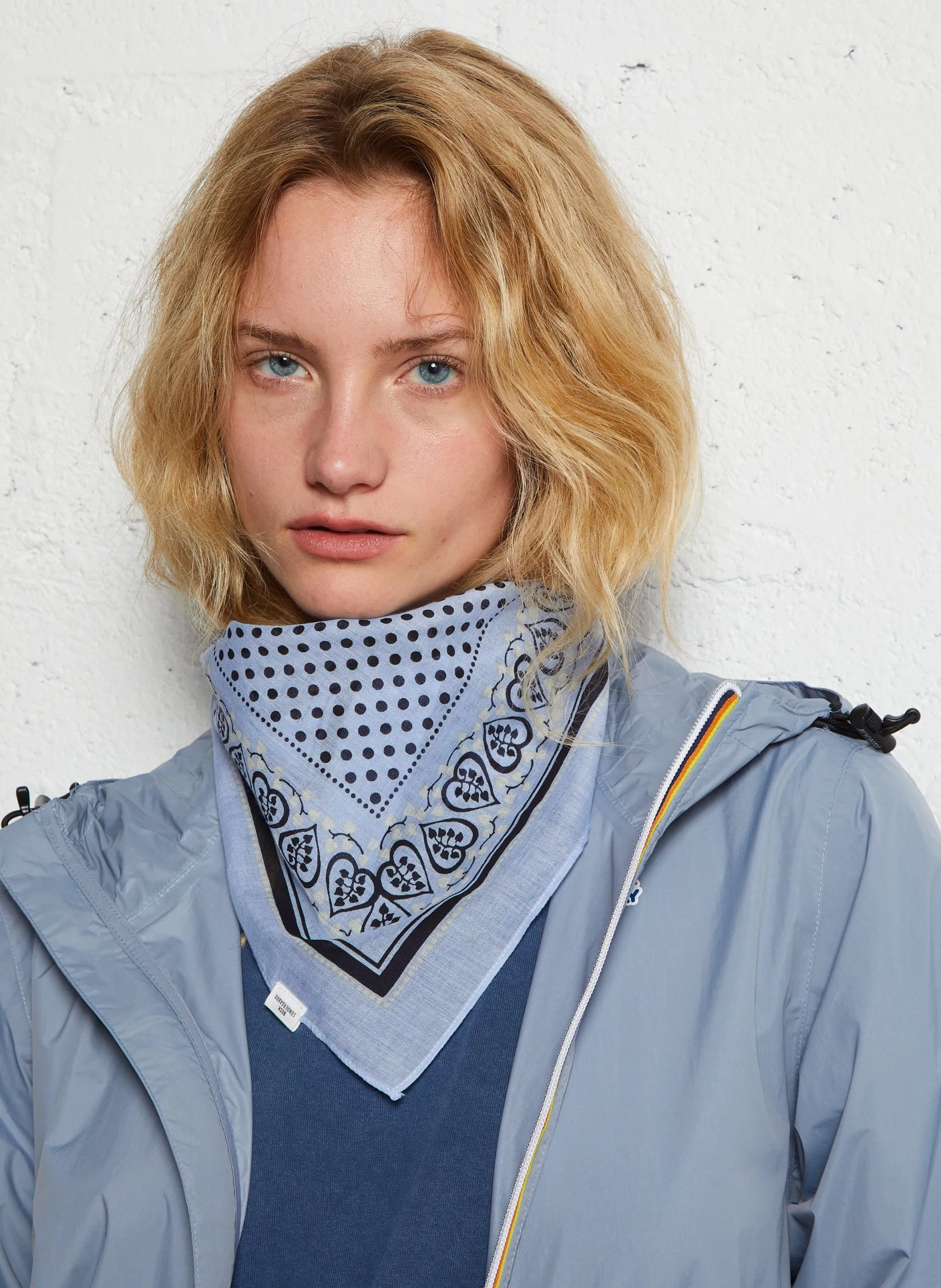 Foulard carré imprimé en coton Bleu